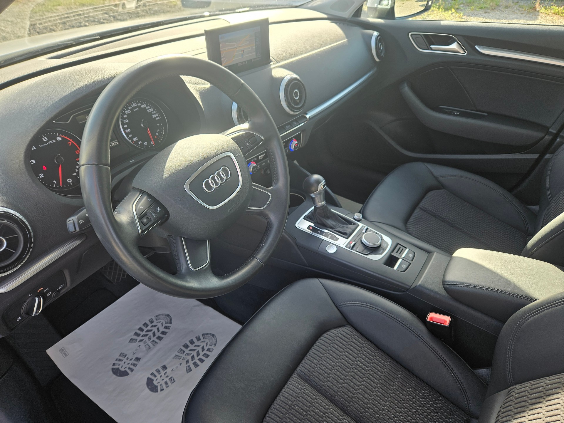 AUDI A3 Sportback 1.4 TFSI Ambition S-tronic-image-10