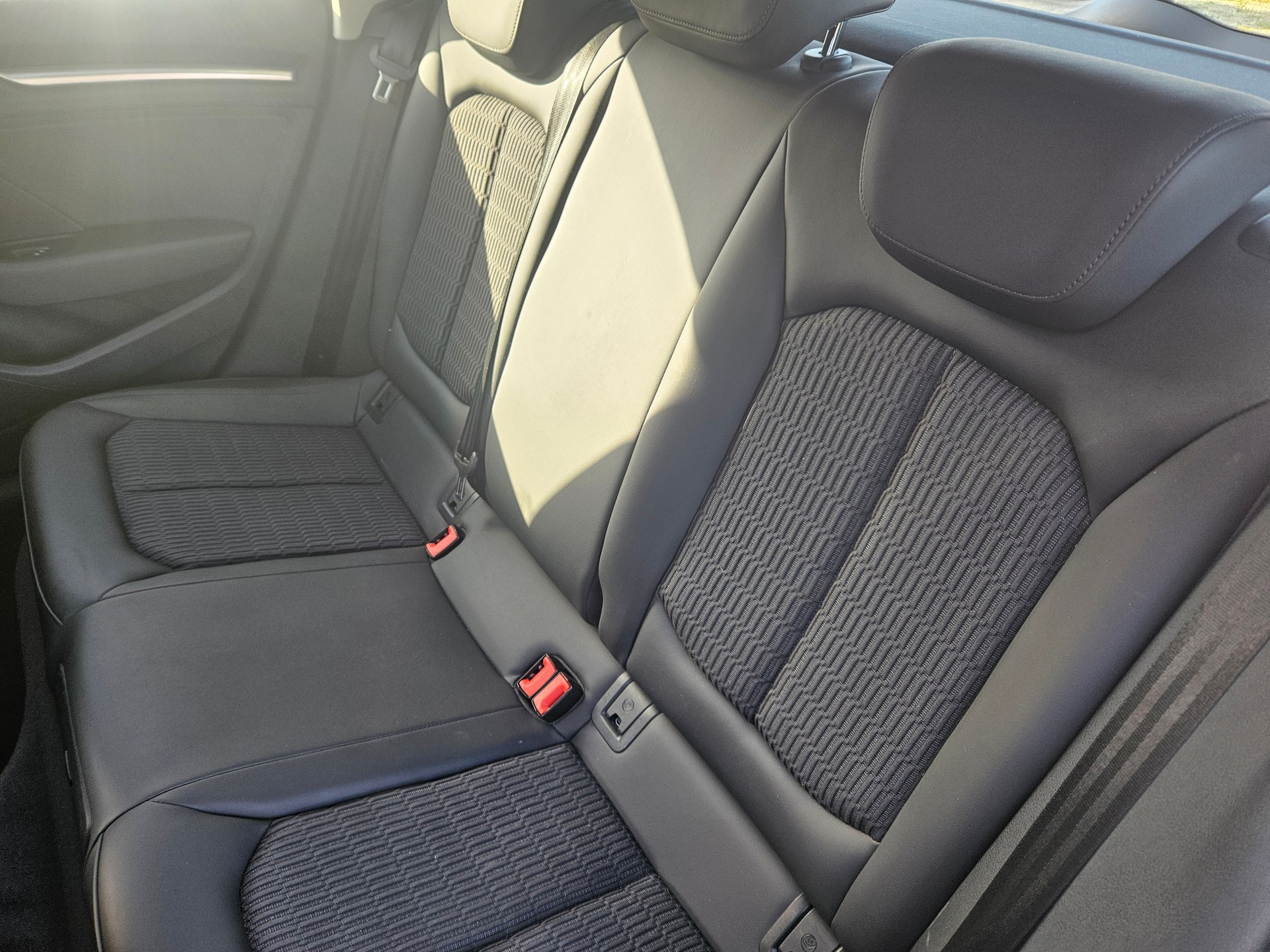 AUDI A3 Sportback 1.4 TFSI Ambition S-tronic-image-8