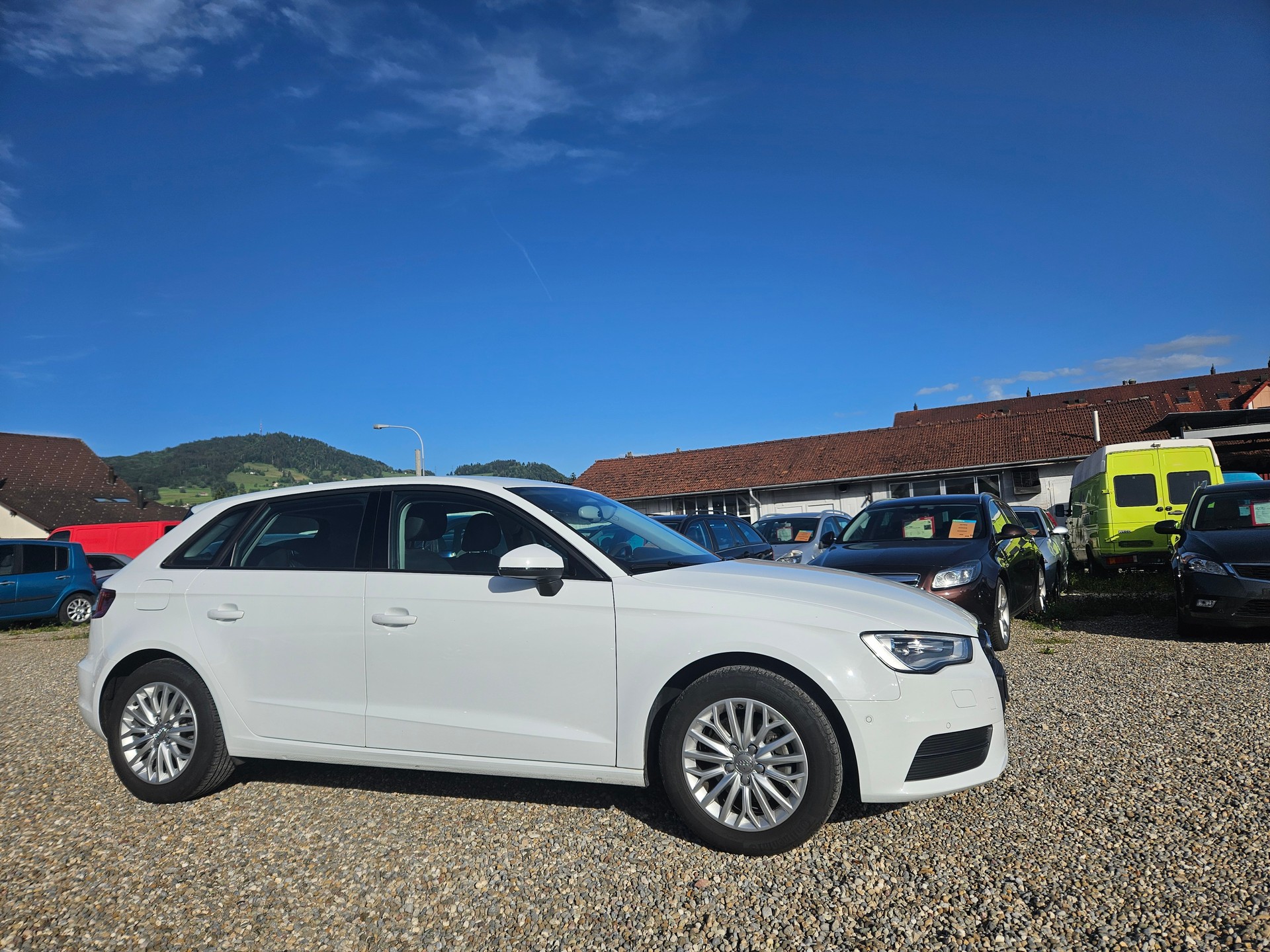 AUDI A3 Sportback 1.4 TFSI Ambition S-tronic-image-2