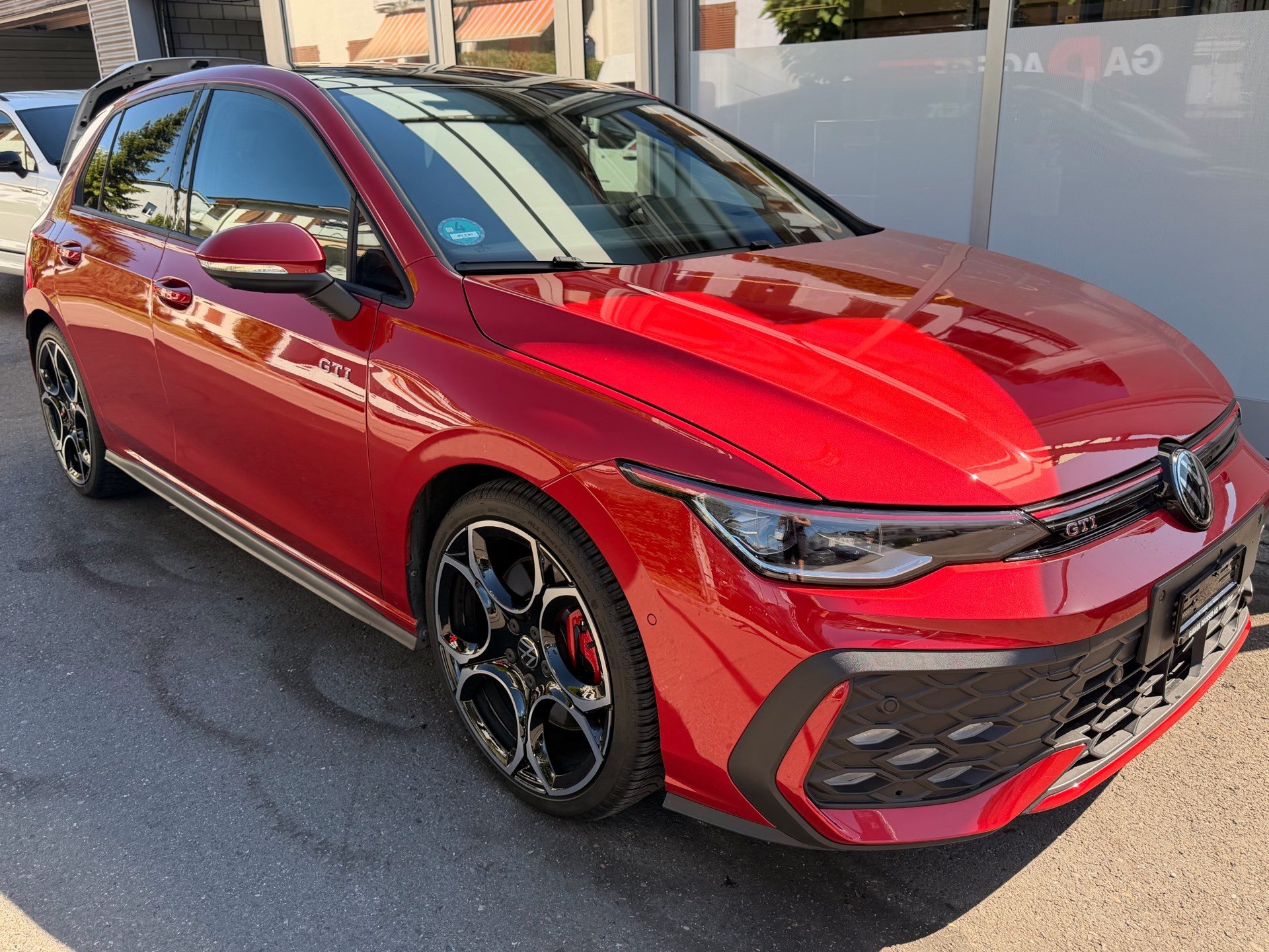VW Golf GTI 2.0 TSI DSG FACELIFT *** PANORAMAGLASDACH & DCC FAHRWERK ***-showroom-element-2