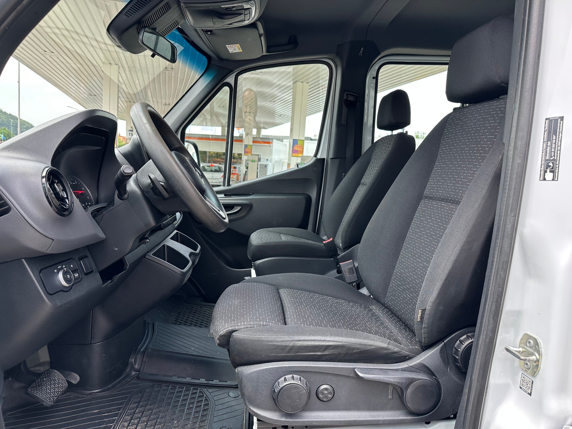 MERCEDES-BENZ Sprinter 319 CDI Standard 9G-TRONIC 4x4-image-6