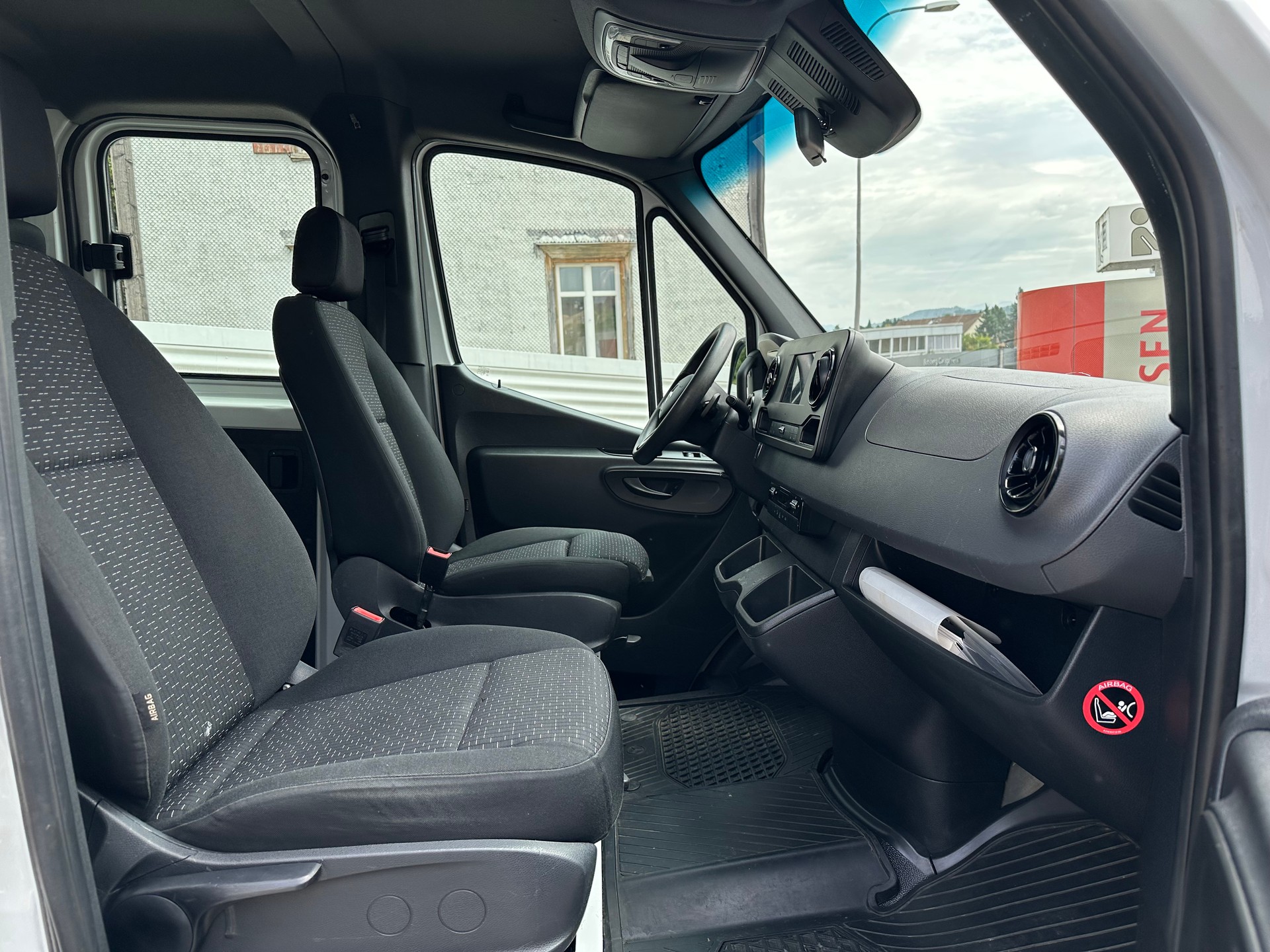 MERCEDES-BENZ Sprinter 319 CDI Standard 9G-TRONIC 4x4-image-7