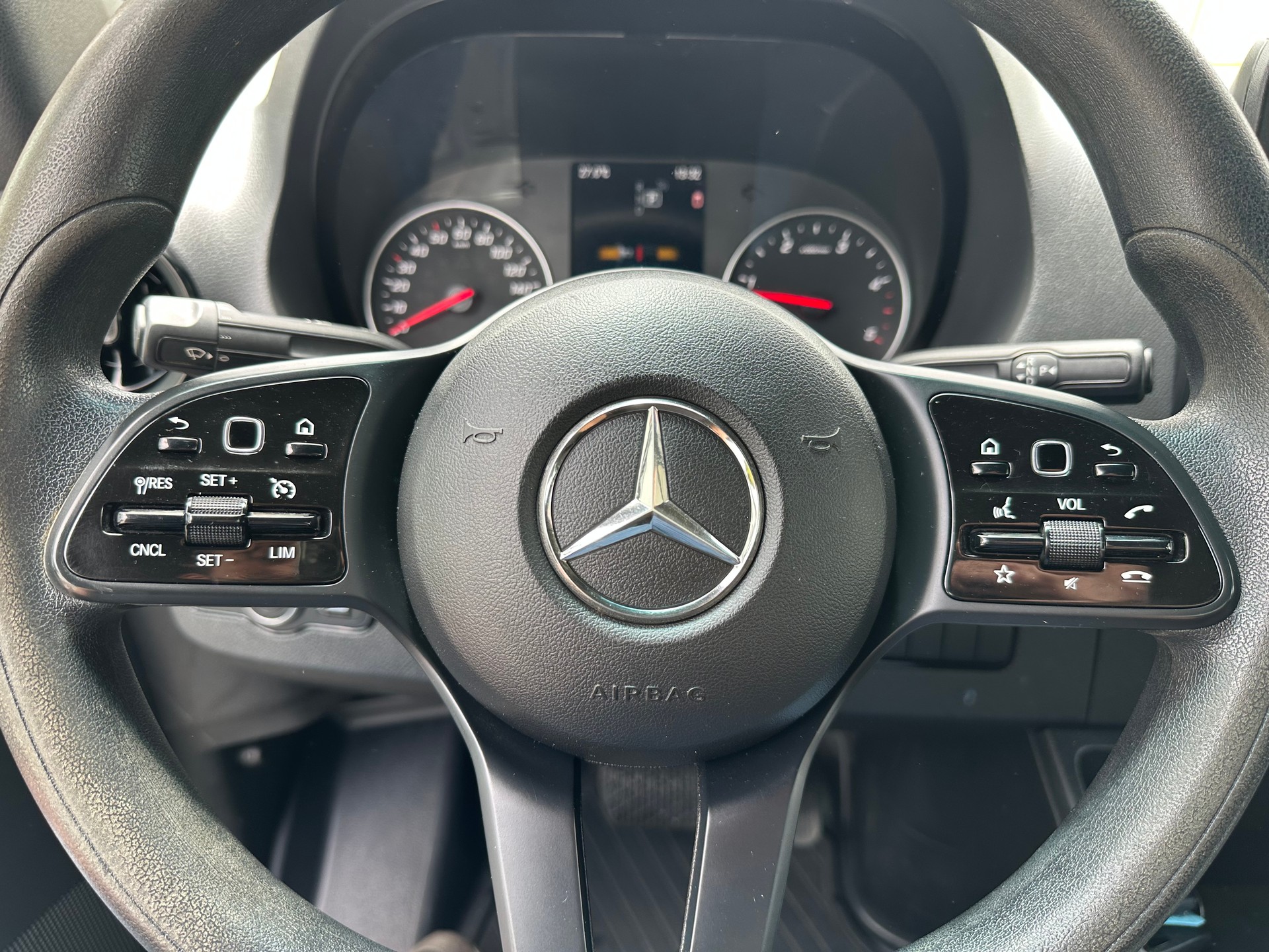 MERCEDES-BENZ Sprinter 319 CDI Standard 9G-TRONIC 4x4-image-9
