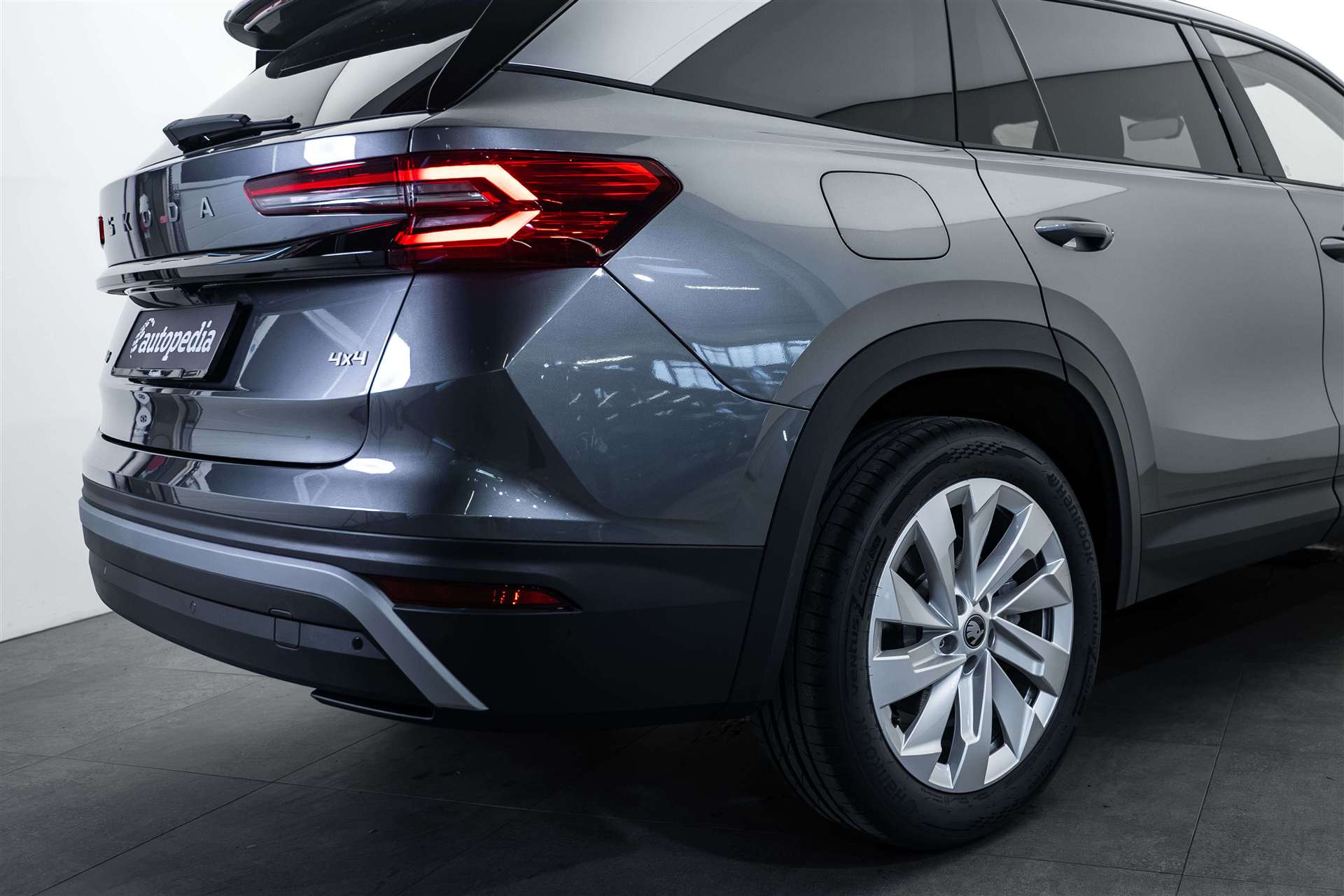 SKODA Kodiaq 2.0 TDI Selection DSG 4x4 7-Plätzer-showroom-element-3