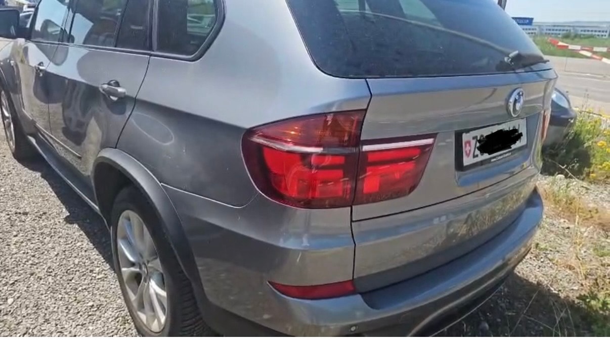 BMW XDrive40d-image-2