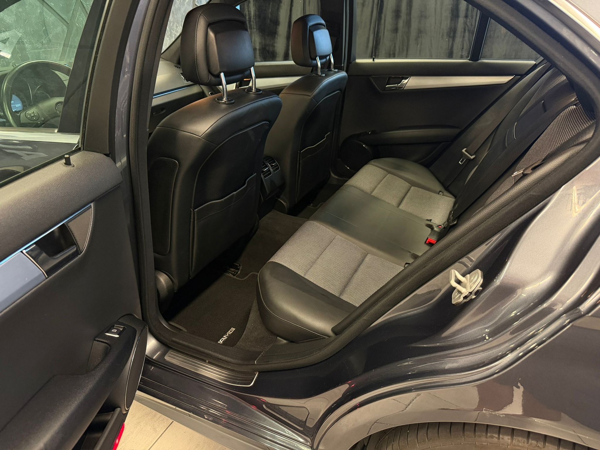 MERCEDES-BENZ C 250 CDI BlueEff. Avantgarde 4Matic 7G-Tronic-image-12