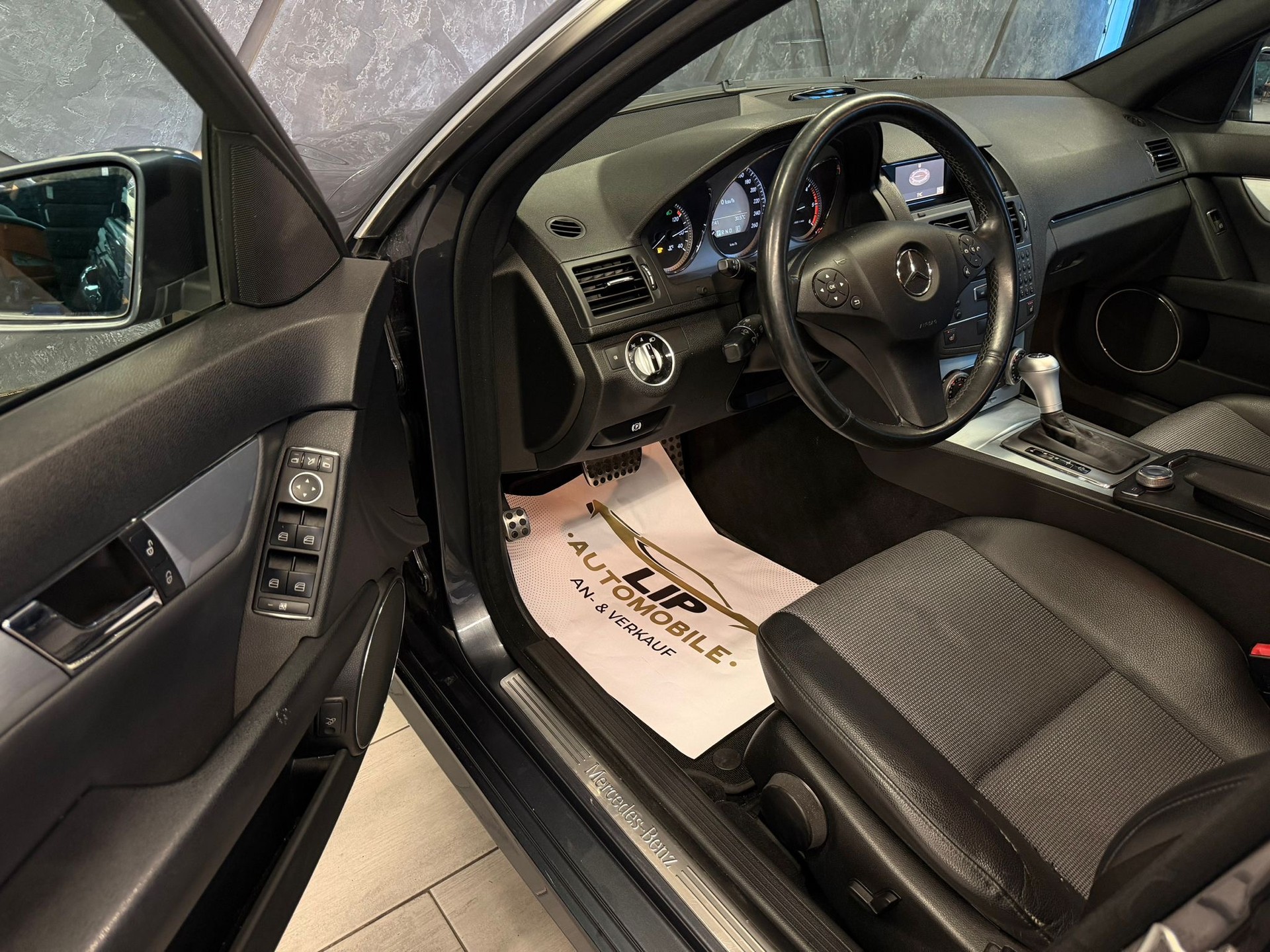 MERCEDES-BENZ C 250 CDI BlueEff. Avantgarde 4Matic 7G-Tronic-image-10