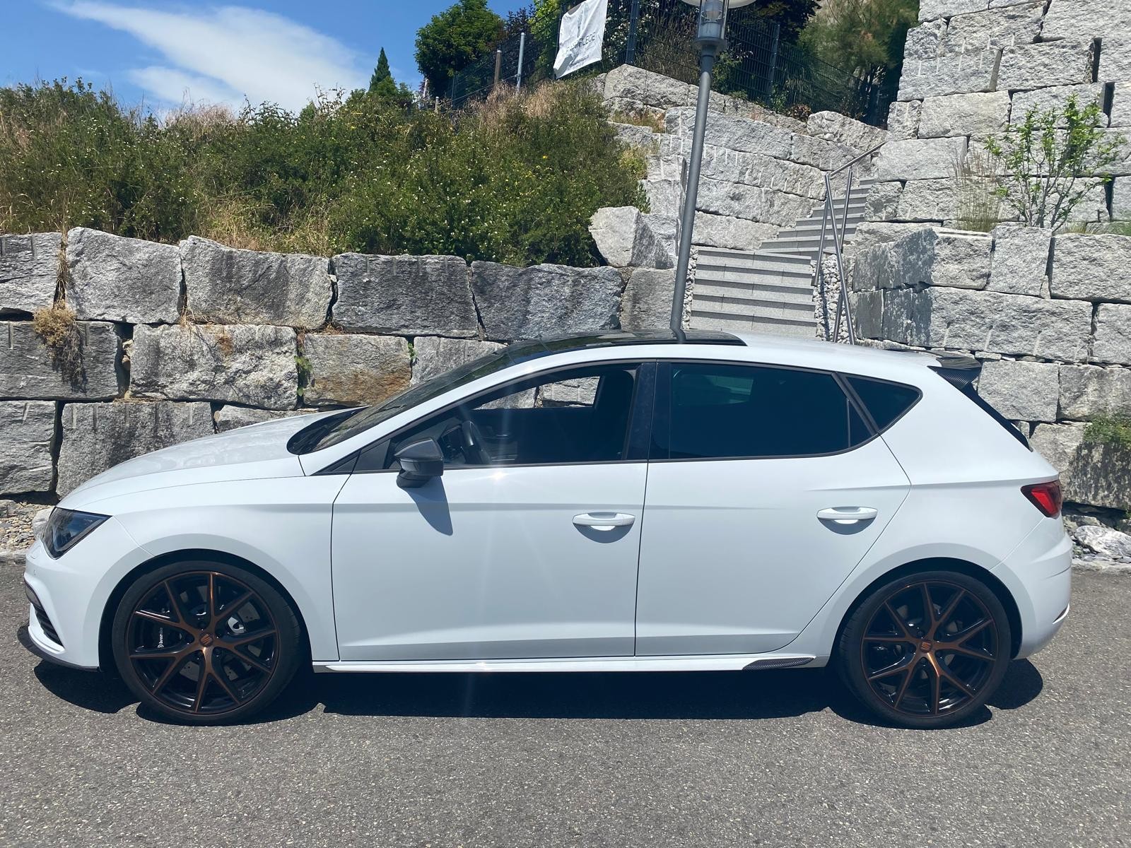 SEAT Leon 2.0 TSI SWISS Cupra 290 DSG-image-1