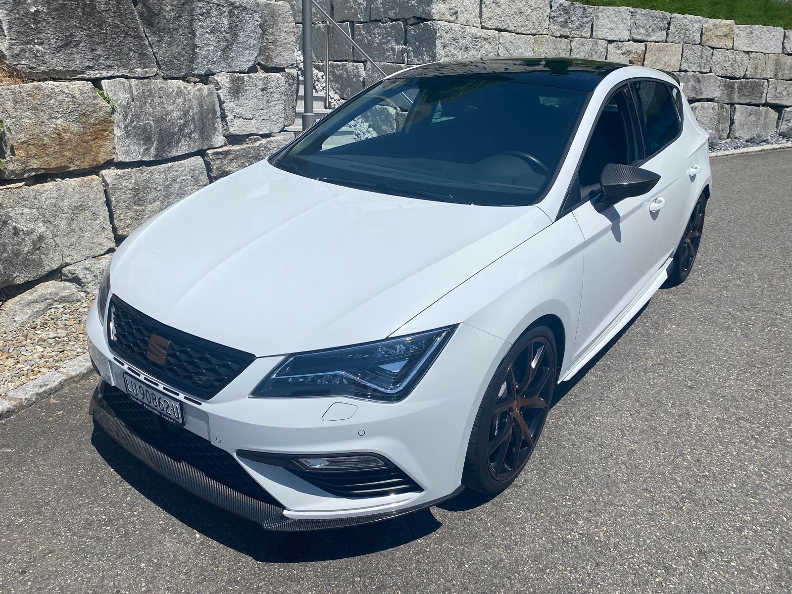 SEAT Leon 2.0 TSI SWISS Cupra 290 DSG-image-0