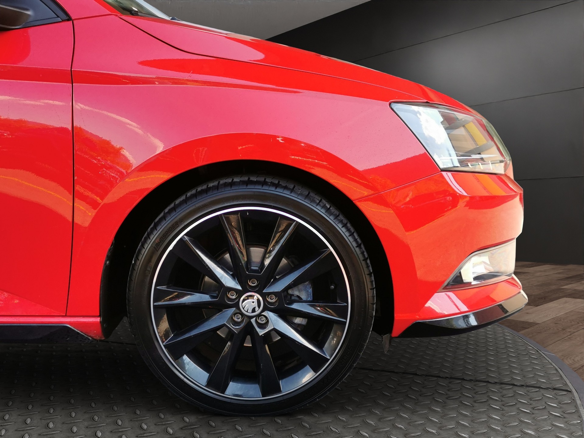 SKODA Fabia 1.2 TSI Monte Carlo-showroom-element-3