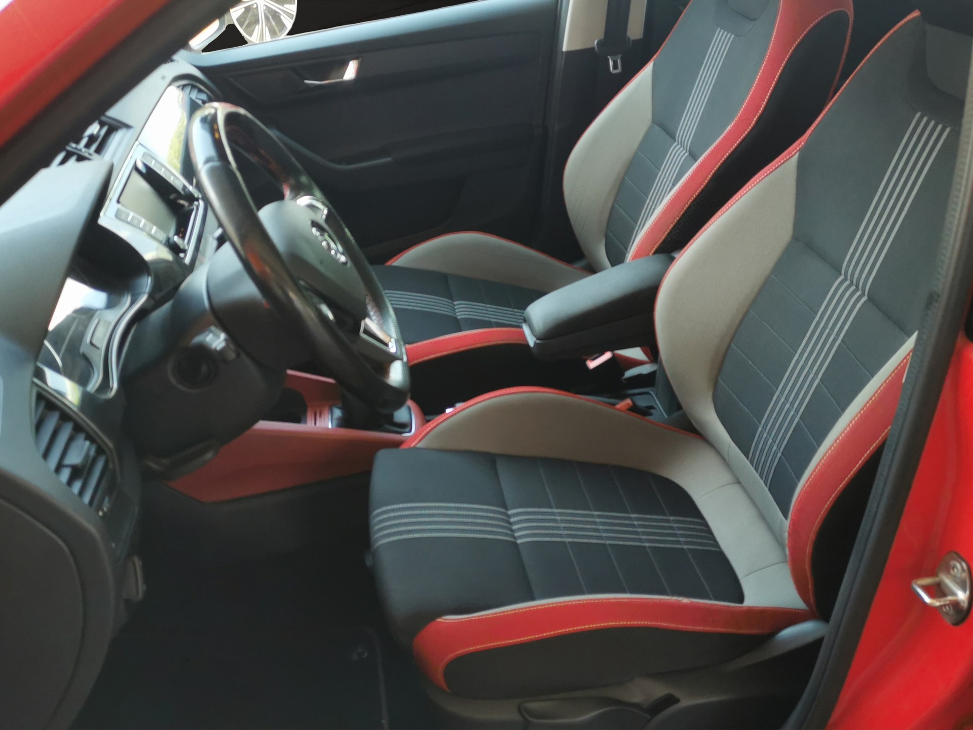 SKODA Fabia 1.2 TSI Monte Carlo-image-11