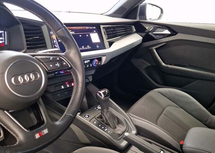 AUDI A1 Sportback 30 TFSI S Line Attraction S-tronic-image-11