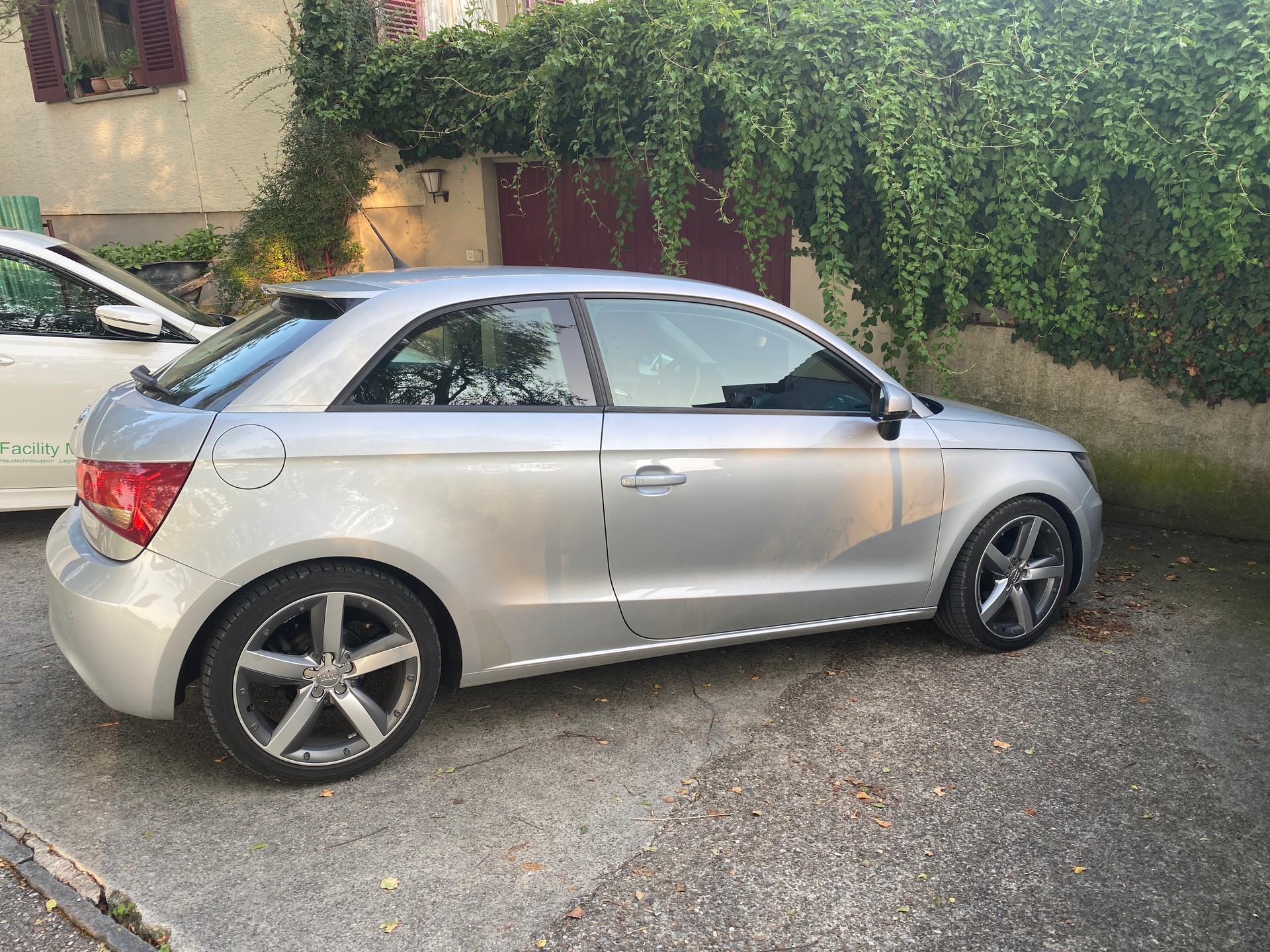 AUDI 1.6 TDI Attraction S-Tronic-image-1