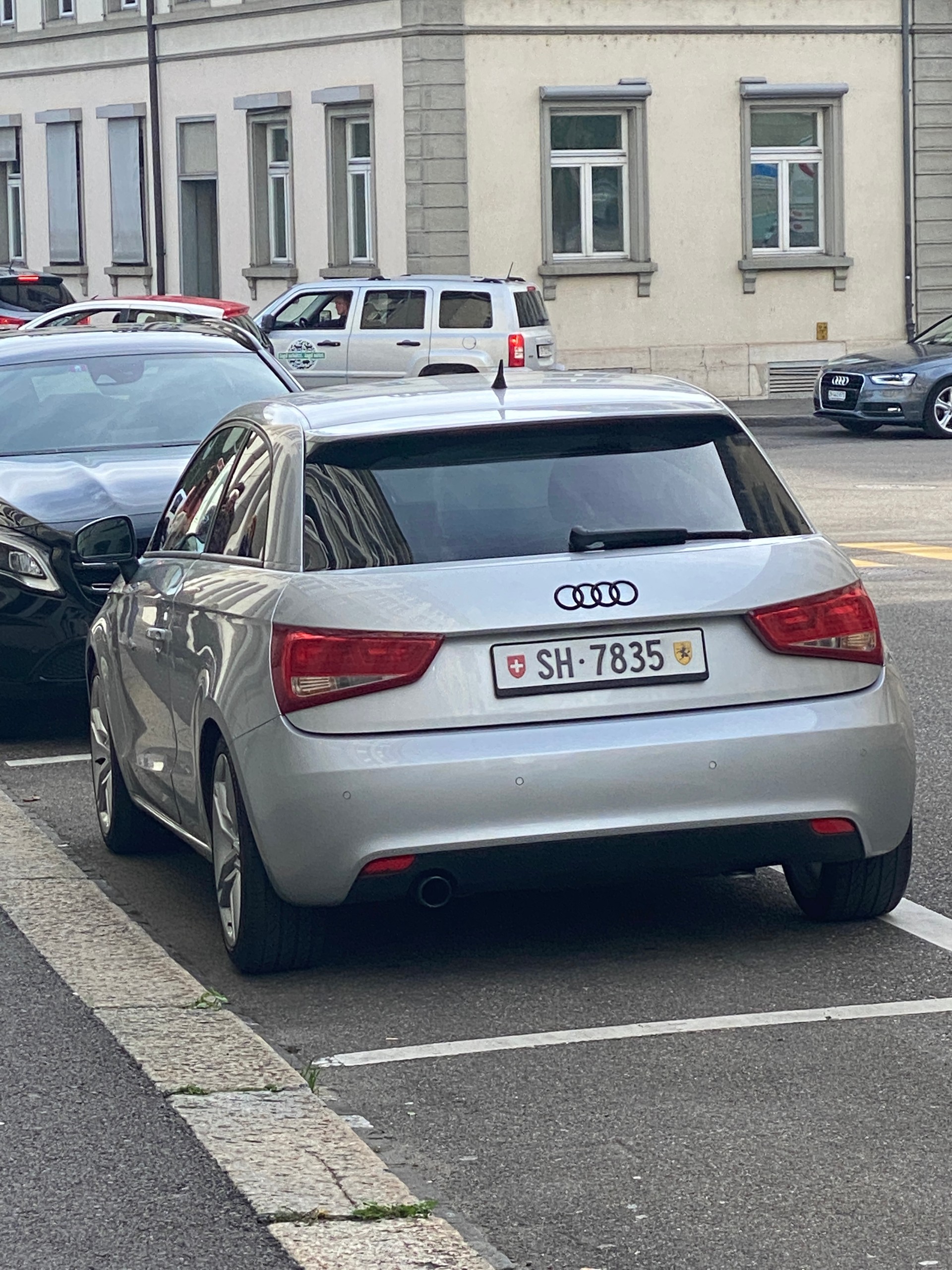 AUDI 1.6 TDI Attraction S-Tronic-image-4