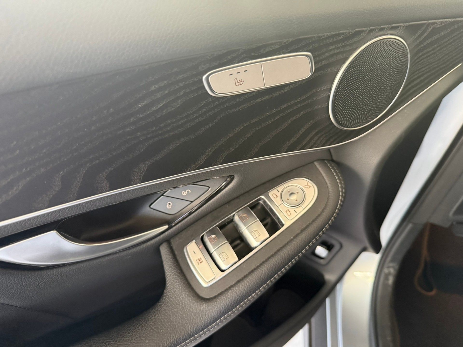 MERCEDES-BENZ GLC 300 de AMG Line 4Matic 9G-Tronic, 8-fach bereift-image-13