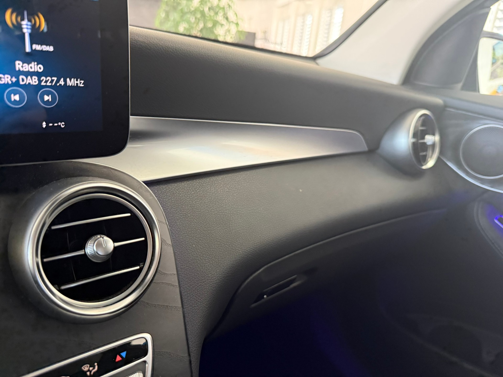 MERCEDES-BENZ GLC 300 de AMG Line 4Matic 9G-Tronic, 8-fach bereift-image-17