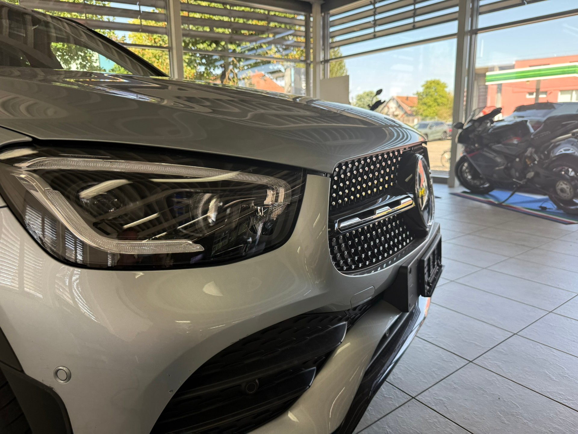 MERCEDES-BENZ GLC 300 de AMG Line 4Matic 9G-Tronic, 8-fach bereift-image-31