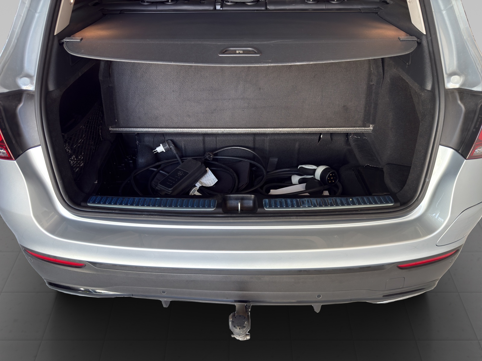 MERCEDES-BENZ GLC 300 de AMG Line 4Matic 9G-Tronic, 8-fach bereift-image-11