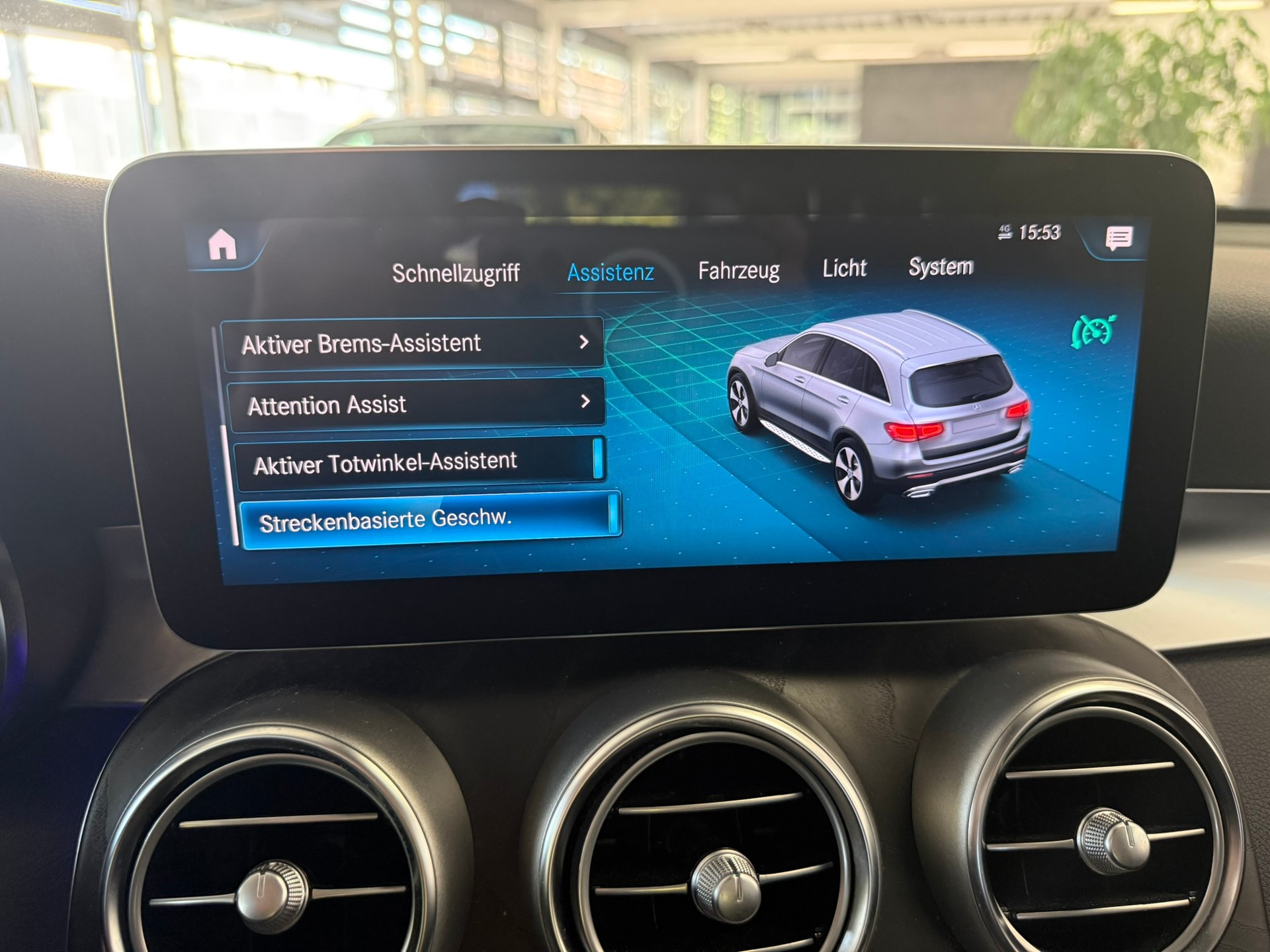 MERCEDES-BENZ GLC 300 de AMG Line 4Matic 9G-Tronic, 8-fach bereift-image-28