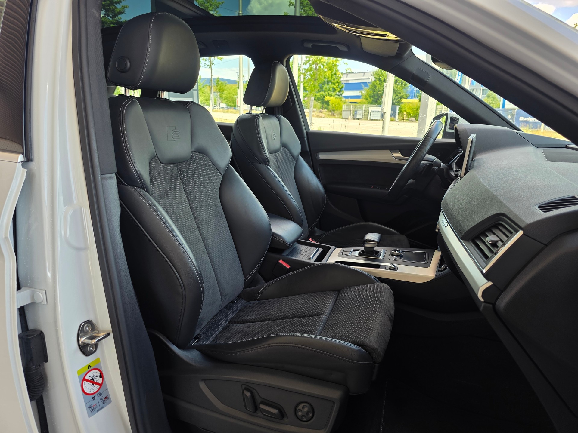 AUDI Q5 55 TFSI e Sport Quattro S-Line * CH-Fahrzeug * Frisch ab MFK * Anhängerkupplung * Panorama *-image-26