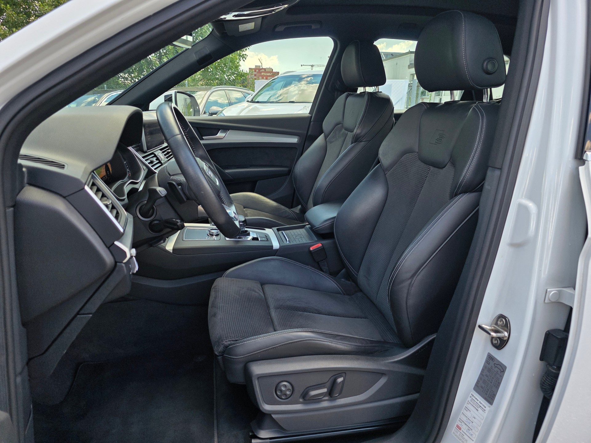 AUDI Q5 55 TFSI e Sport Quattro S-Line * CH-Fahrzeug * Frisch ab MFK * Anhängerkupplung * Panorama *-image-11