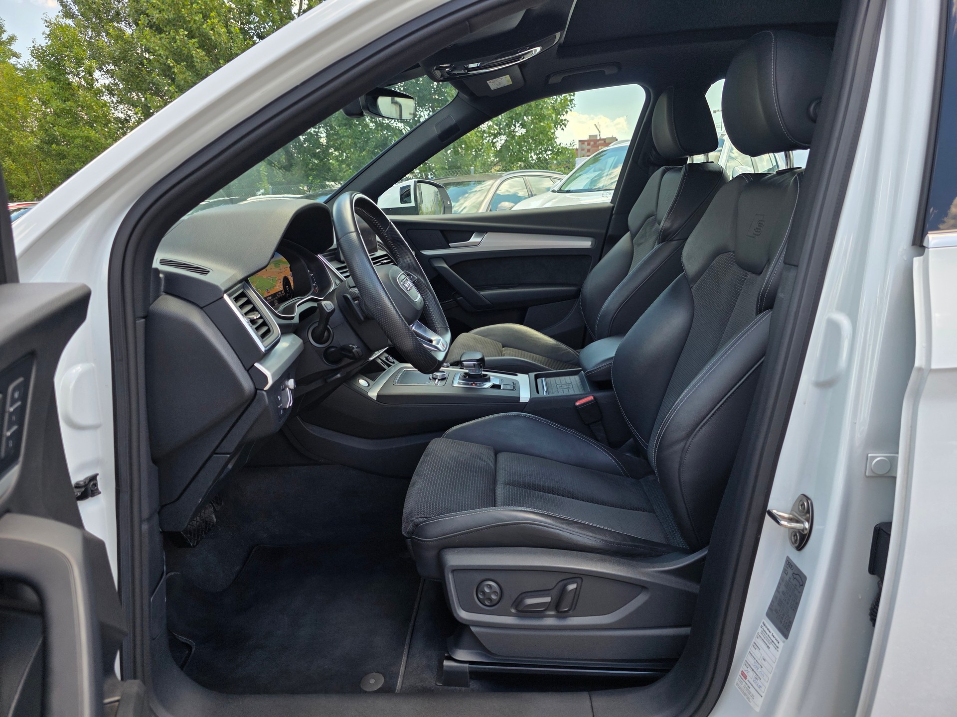 AUDI Q5 55 TFSI e Sport Quattro S-Line * CH-Fahrzeug * Frisch ab MFK * Anhängerkupplung * Panorama *-image-10