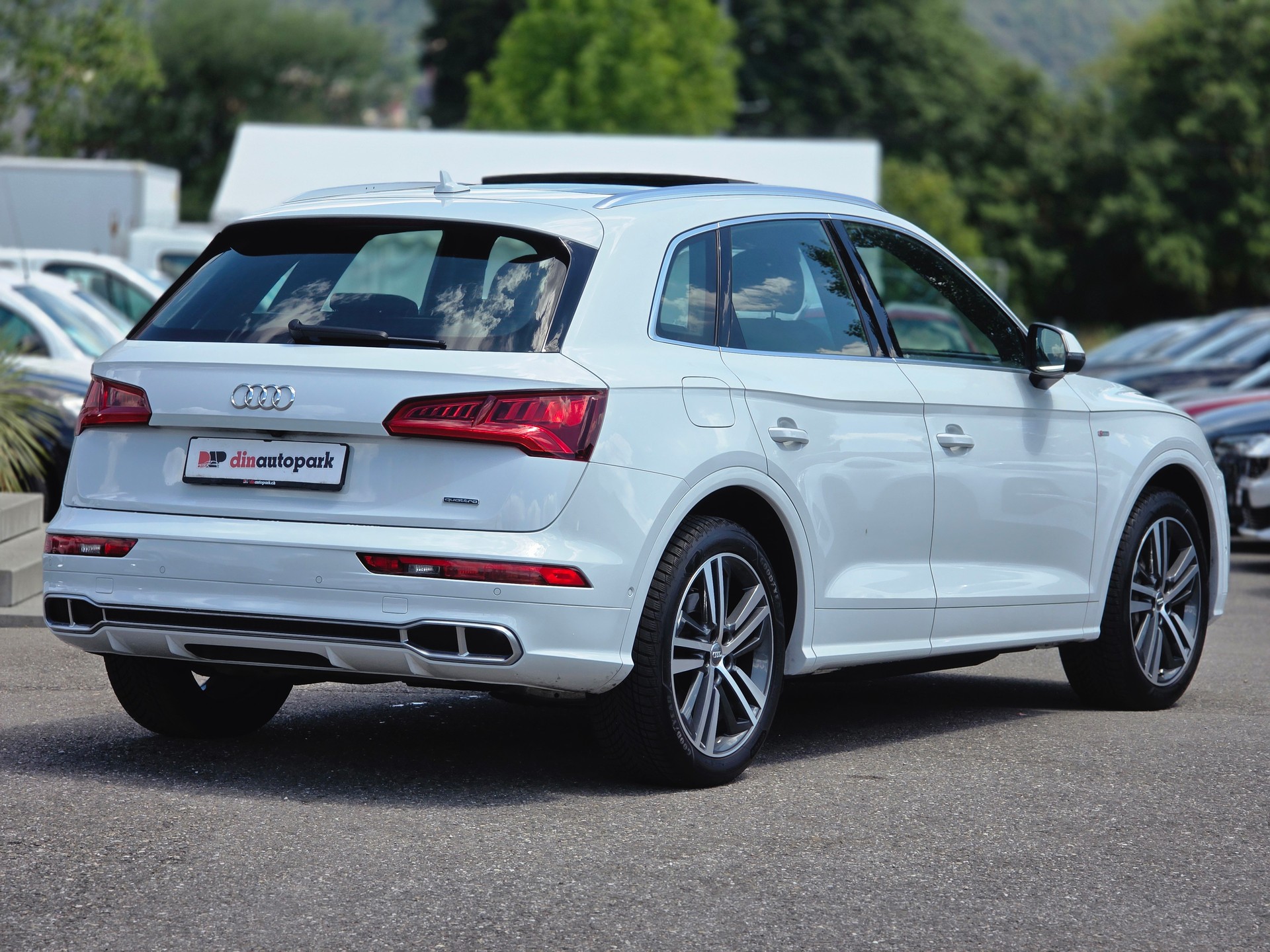 AUDI Q5 55 TFSI e Sport Quattro S-Line * CH-Fahrzeug * Frisch ab MFK * Anhängerkupplung * Panorama *-image-6