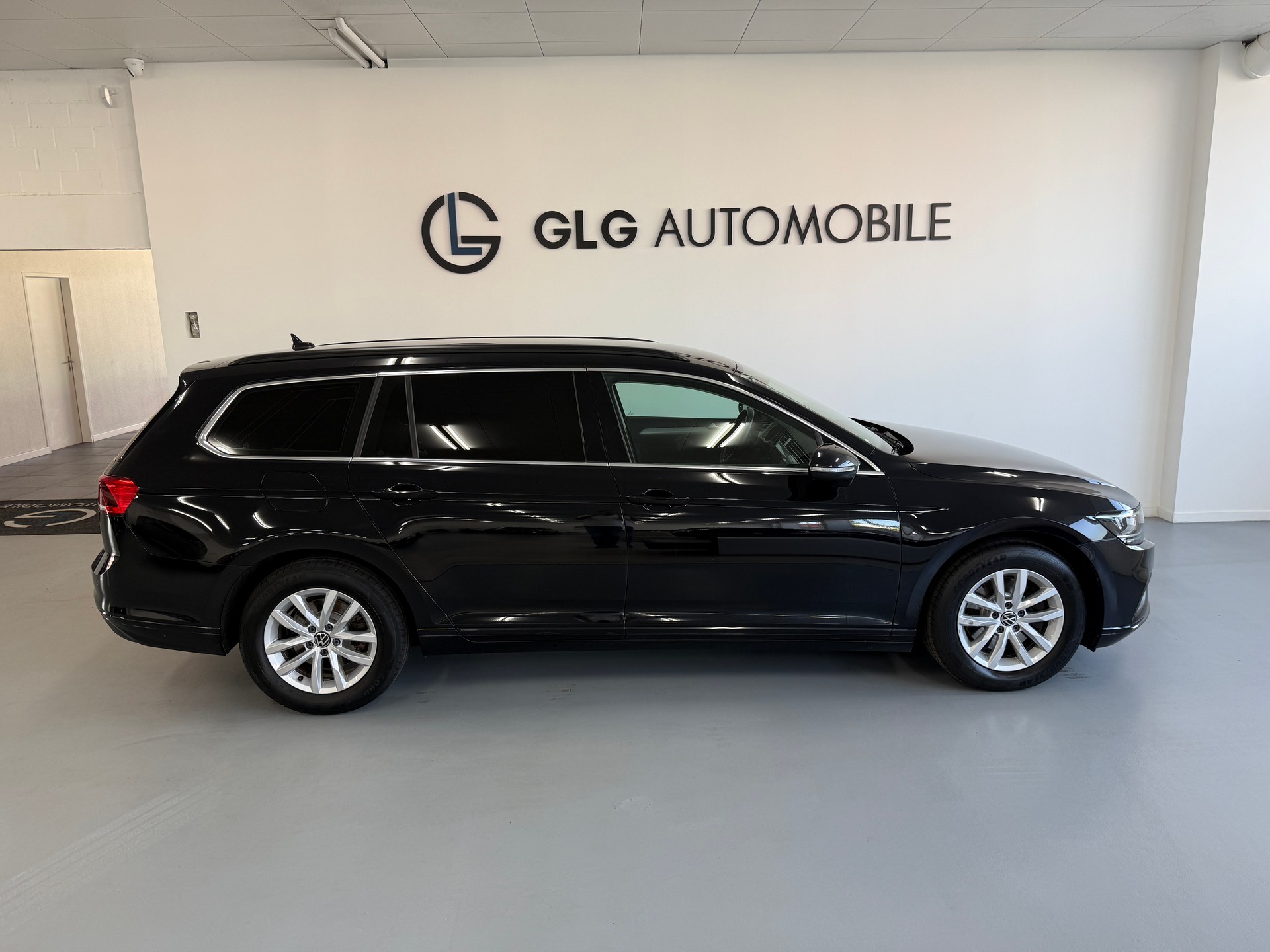 VW Passat 2.0 TDI BMT Business DSG-image-4