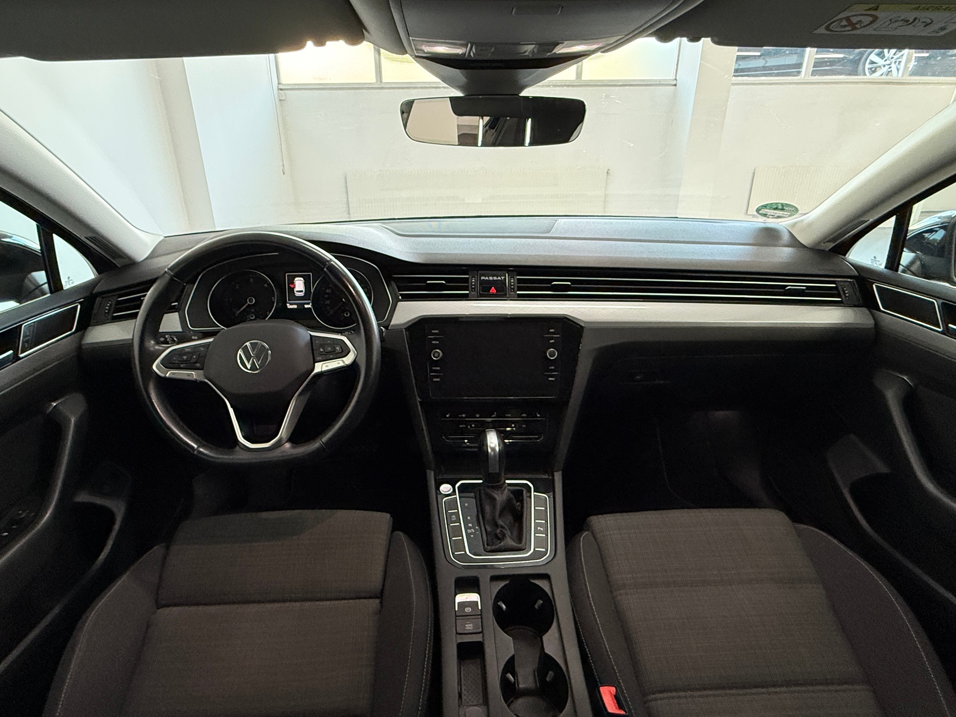 VW Passat 2.0 TDI BMT Business DSG-image-8
