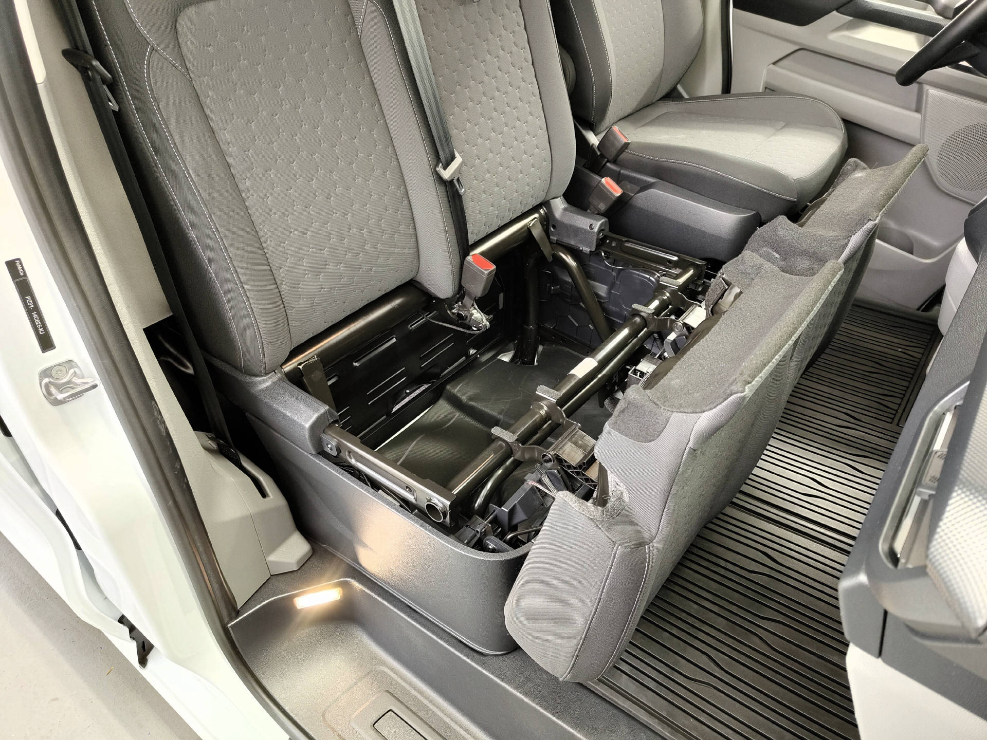 FORD Transit Custom Van 320 L2H1 2.0 EcoBlue 136 Limited-image-11