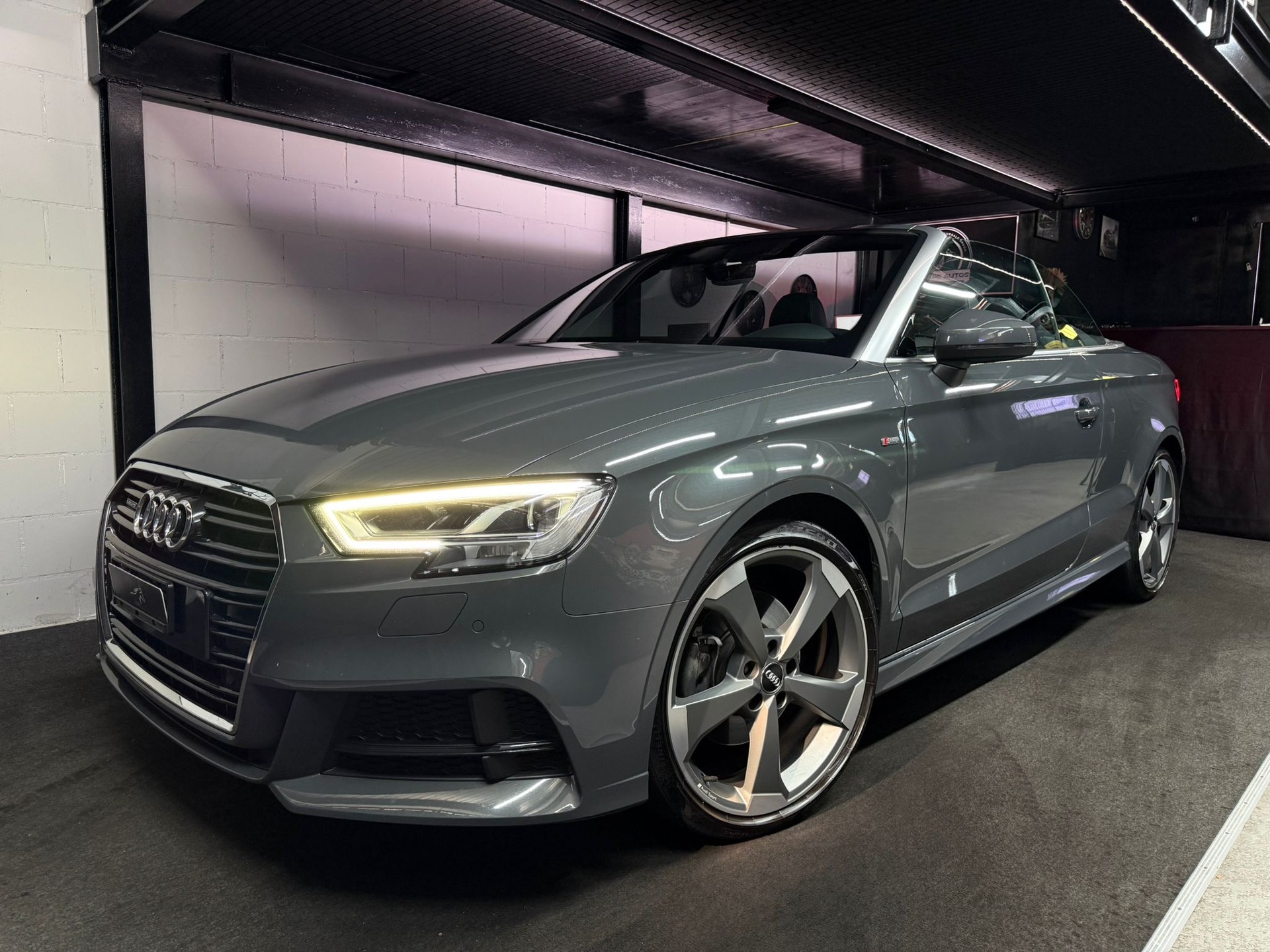 AUDI A3 Cabriolet 2.0 TDI S-Line quattro S-tronic / NanoGrau / Leder / 19’’ Zoll / Wunderschöne Konfiguration-image-0