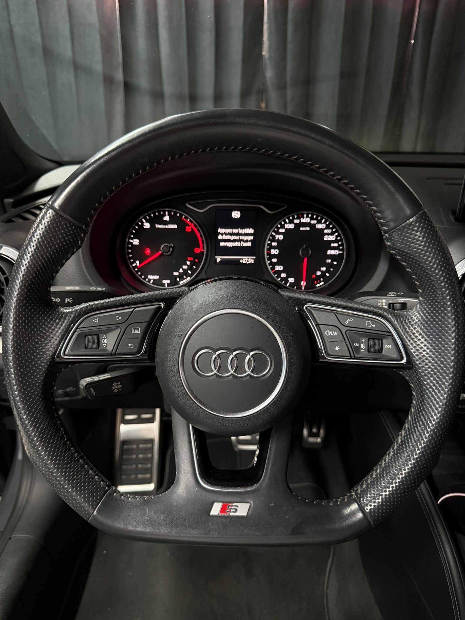 AUDI A3 Cabriolet 2.0 TDI S-Line quattro S-tronic / NanoGrau / Leder / 19’’ Zoll / Wunderschöne Konfiguration-image-11