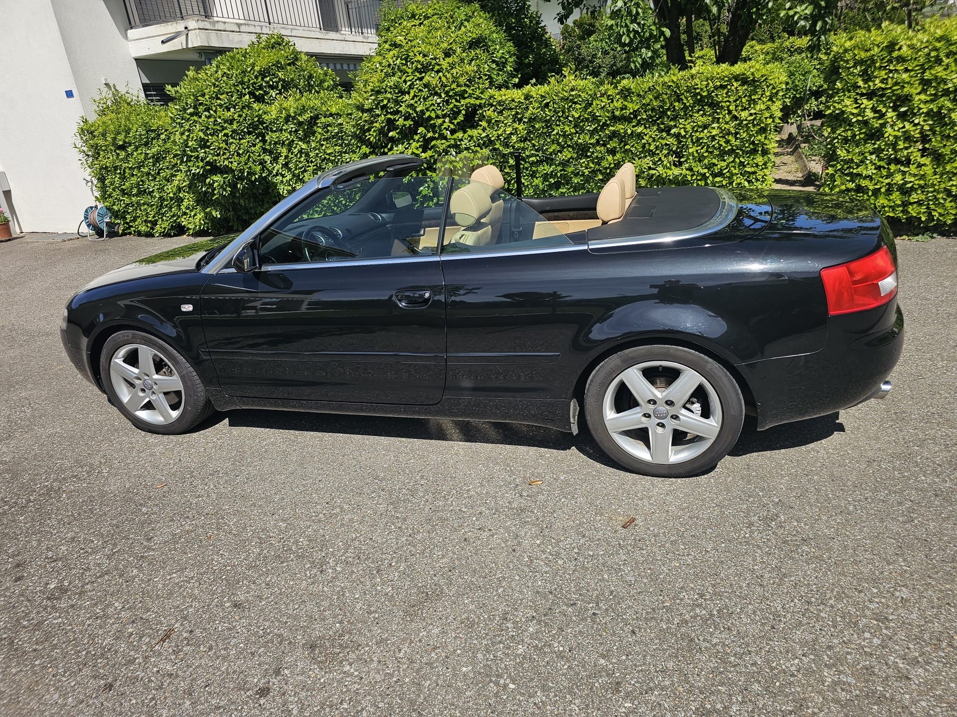 AUDI A4 Cabriolet 2.4 V6-image-1