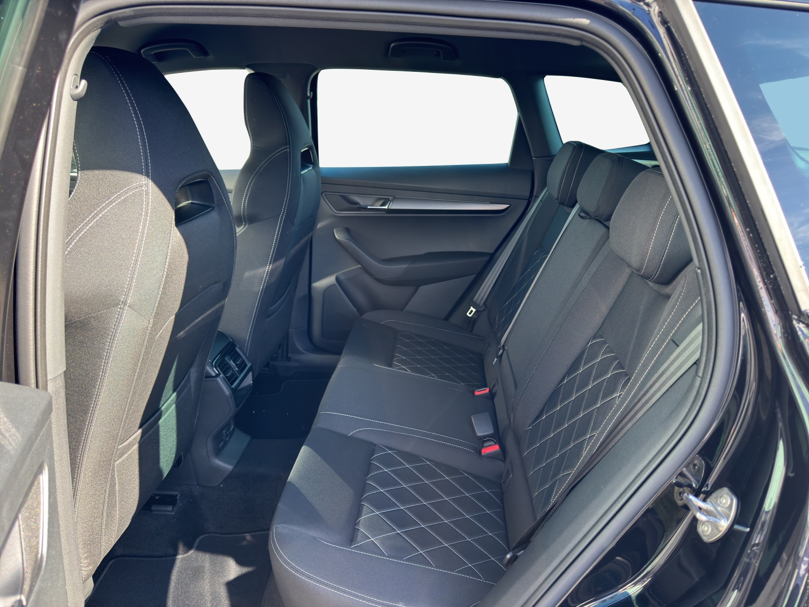 SKODA Karoq 2.0 TSI SportLine 4x4 DSG-image-11