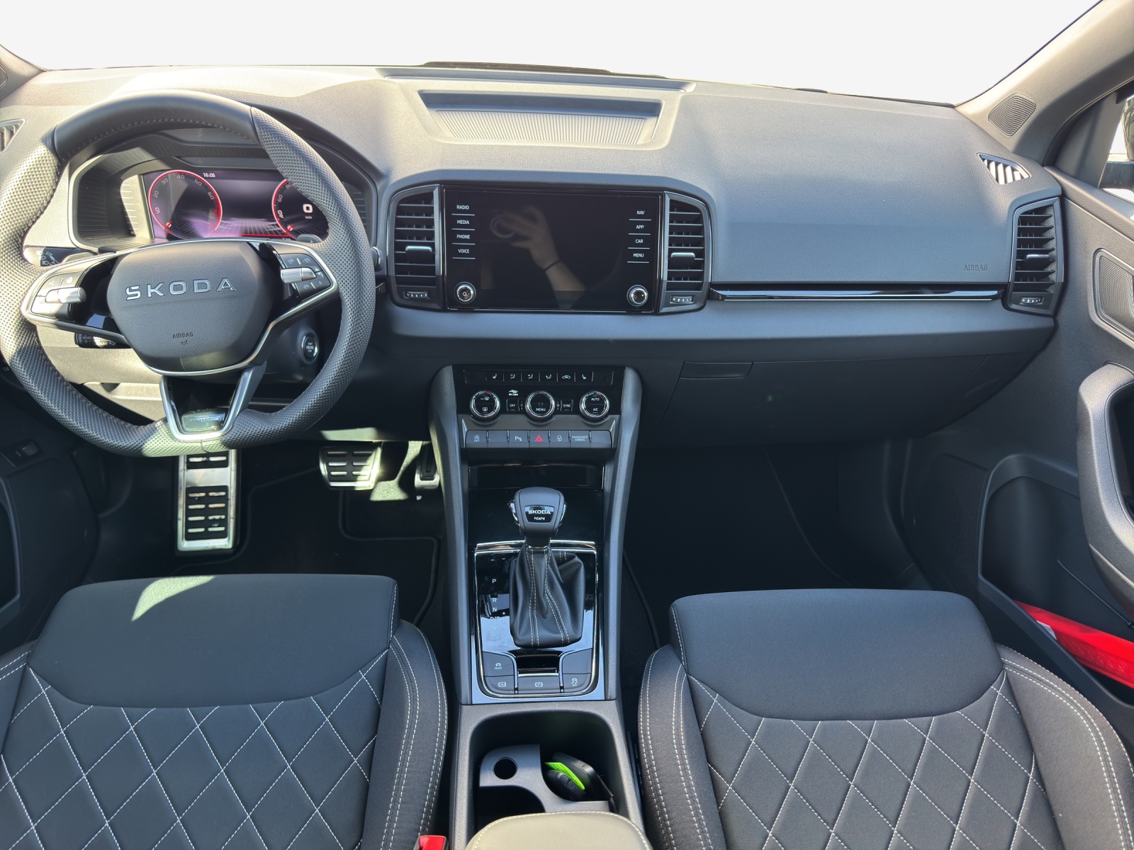 SKODA Karoq 2.0 TSI SportLine 4x4 DSG-image-8