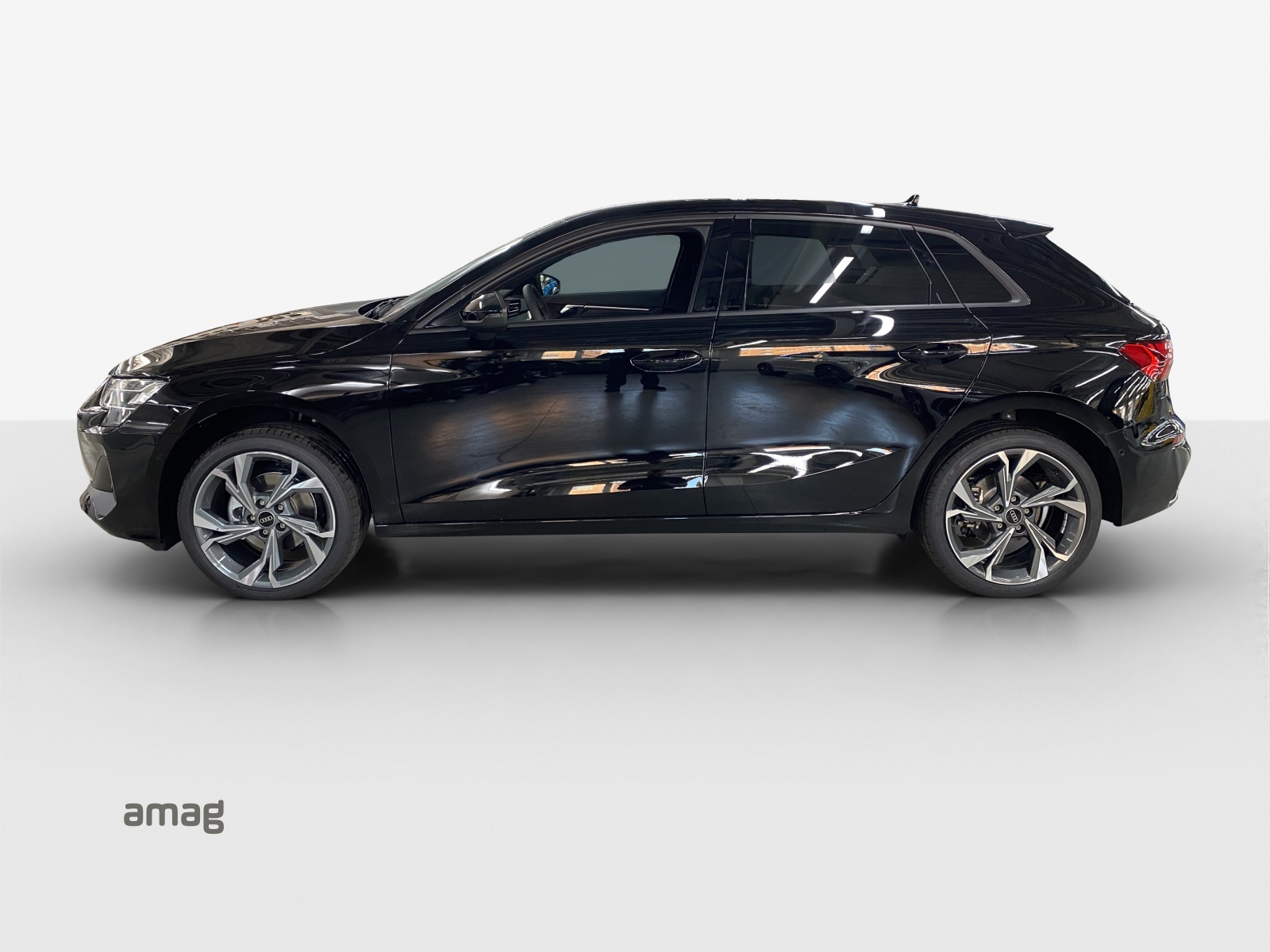 AUDI A3 Sportback TFSI 110 kW Attraction S tronic-showroom-element-1