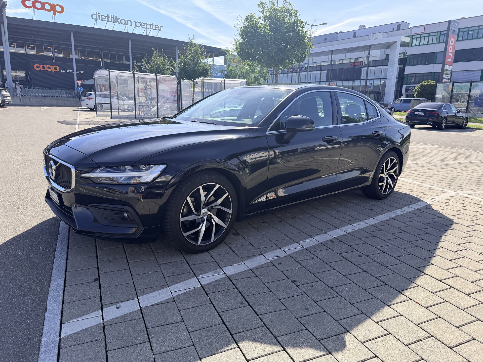VOLVO 2.0 T4 Inscription-image-0