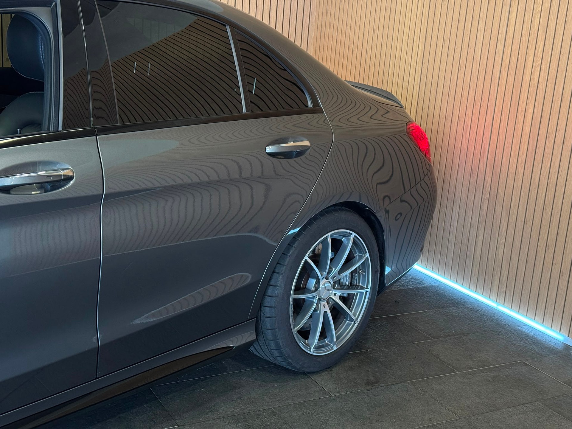 MERCEDES-BENZ C 63 AMG Speedshift-image-6