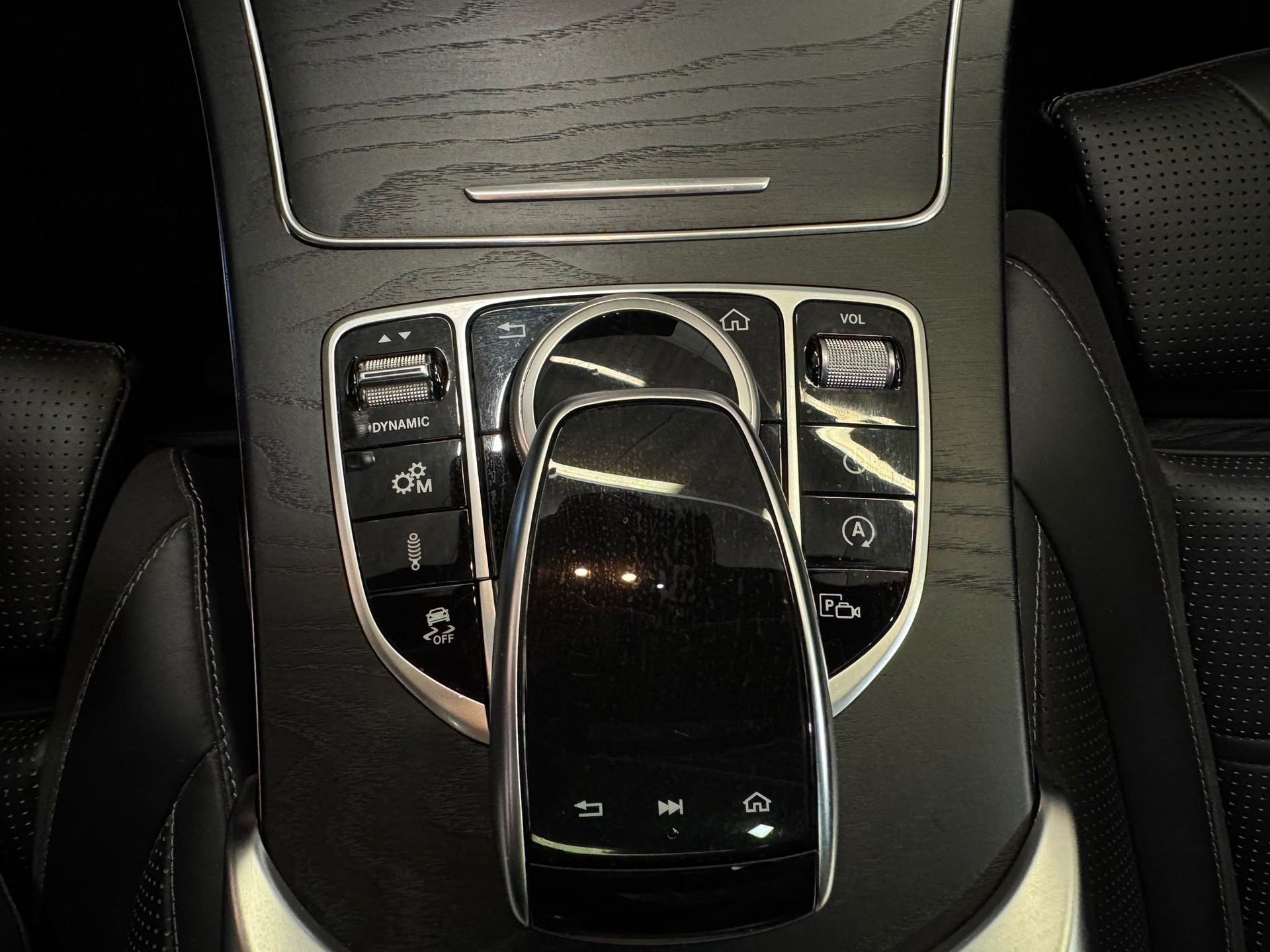 MERCEDES-BENZ C 63 AMG Speedshift-image-18