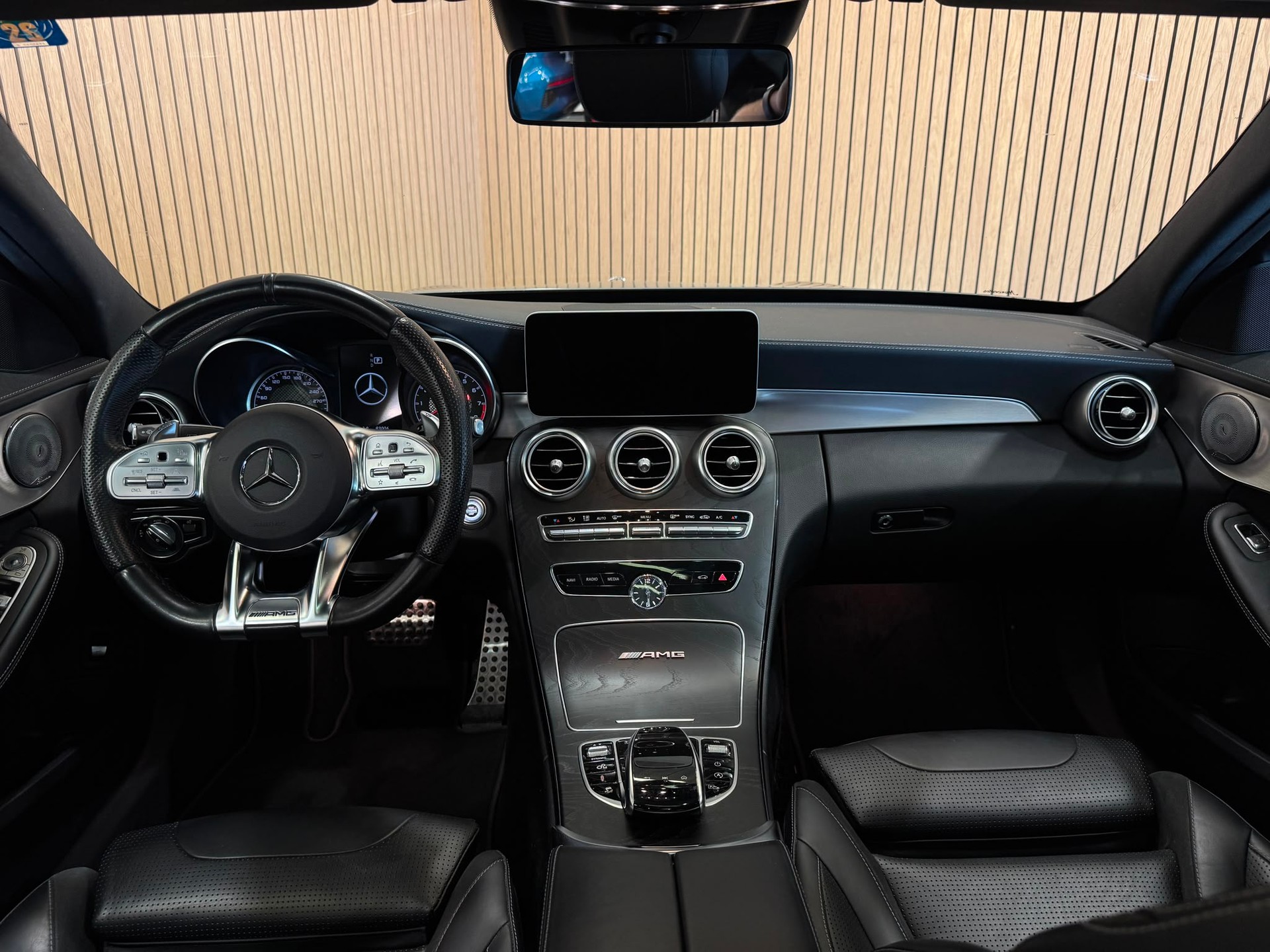 MERCEDES-BENZ C 63 AMG Speedshift-image-10