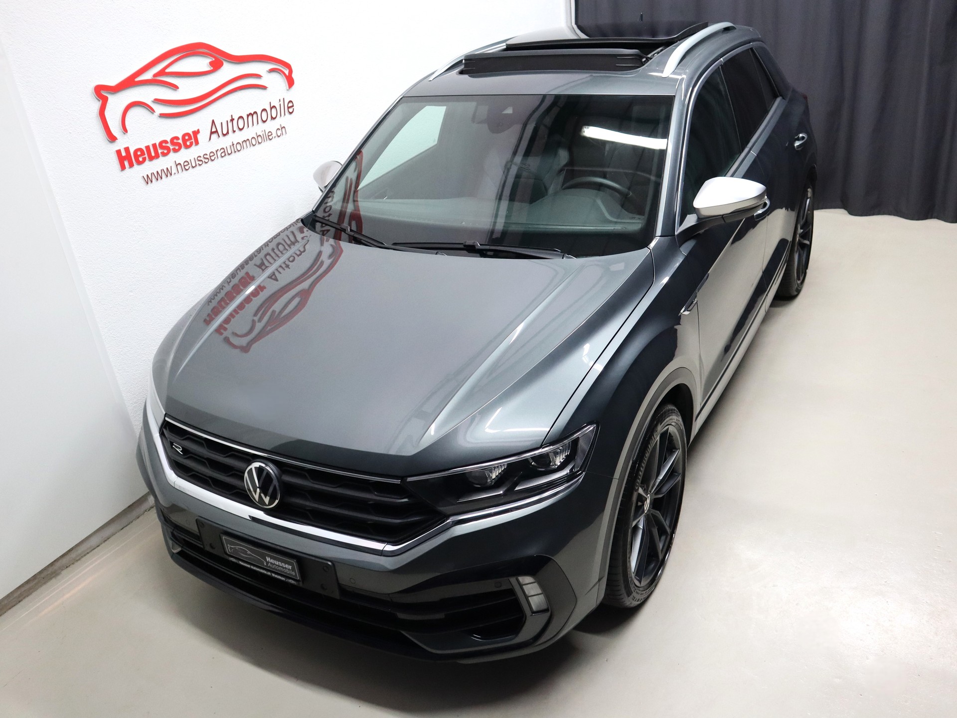 VW T-Roc 2.0 TSI R DSG 4Motion Performance - Panorama - Navi - AKRAPOVIC - Sportsitze - Beats - Kamera - 301 PS-image-2