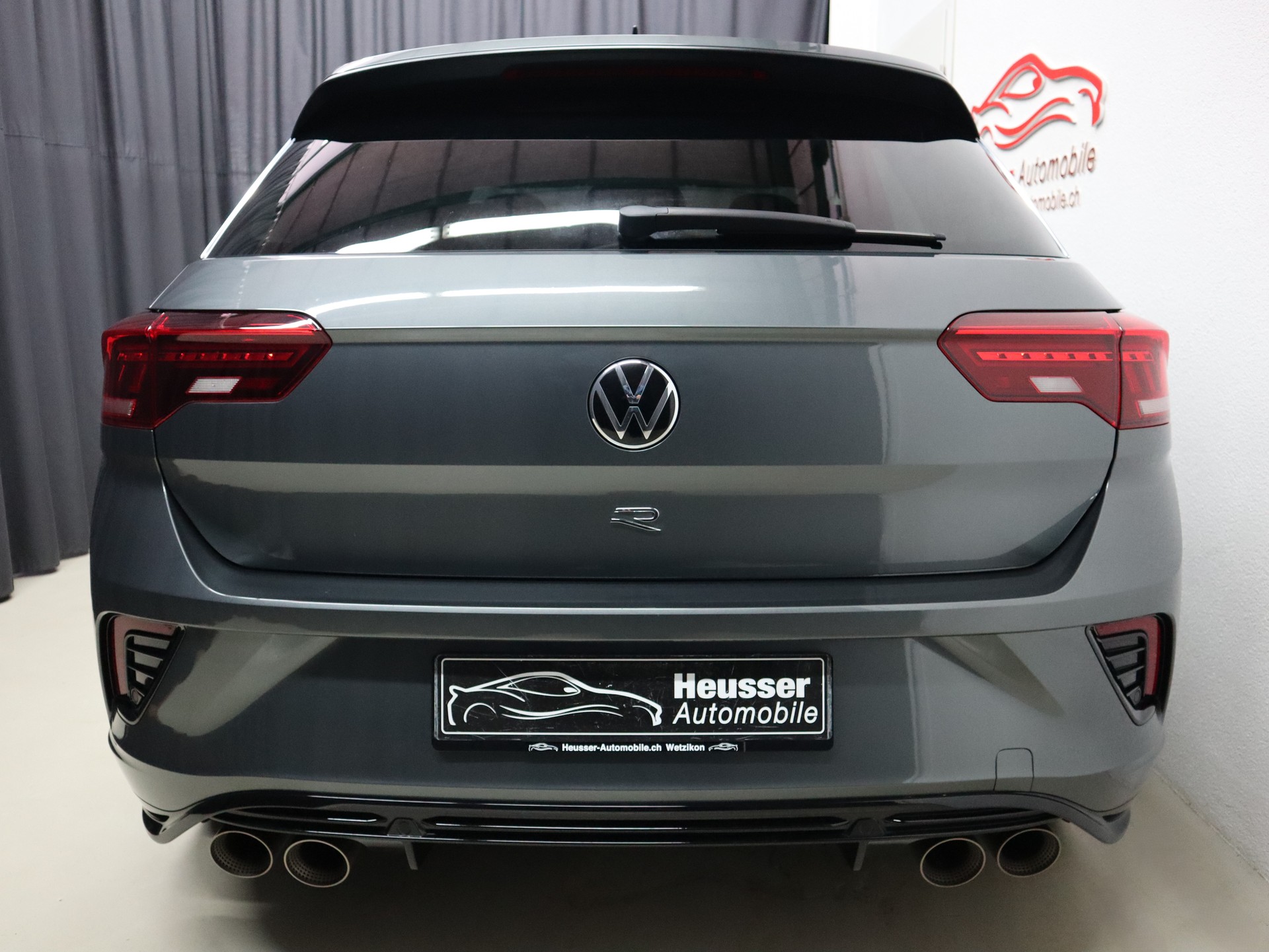VW T-Roc 2.0 TSI R DSG 4Motion Performance - Panorama - Navi - AKRAPOVIC - Sportsitze - Beats - Kamera - 301 PS-image-5