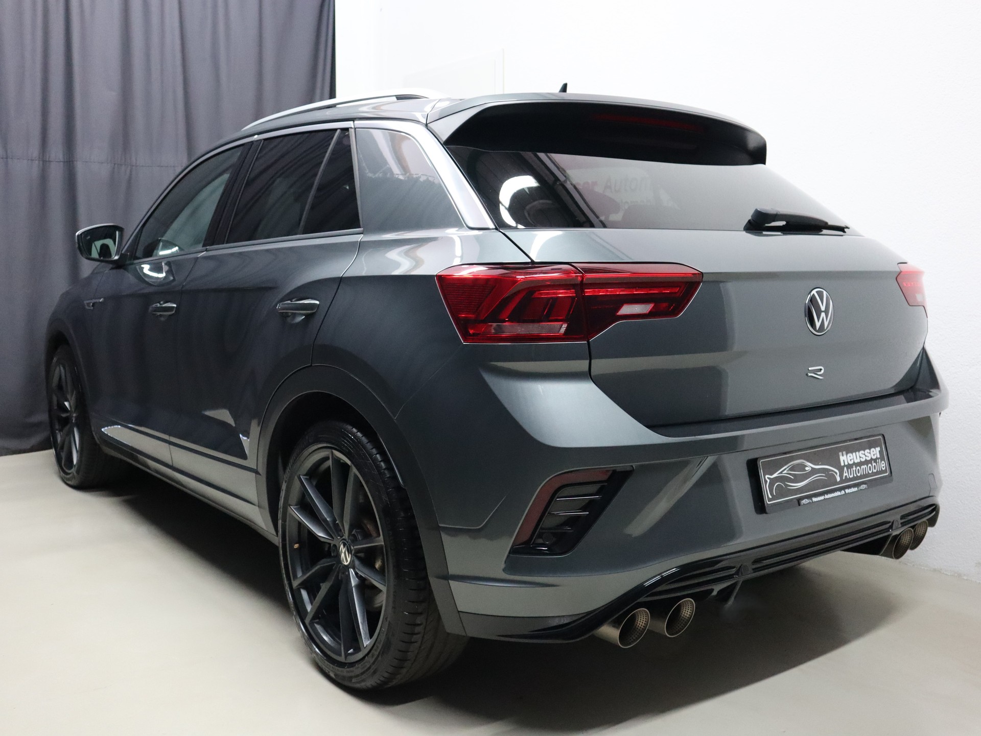 VW T-Roc 2.0 TSI R DSG 4Motion Performance - Panorama - Navi - AKRAPOVIC - Sportsitze - Beats - Kamera - 301 PS-image-4