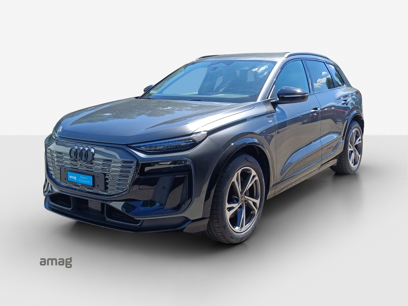 AUDI Q6 e-tron quattro