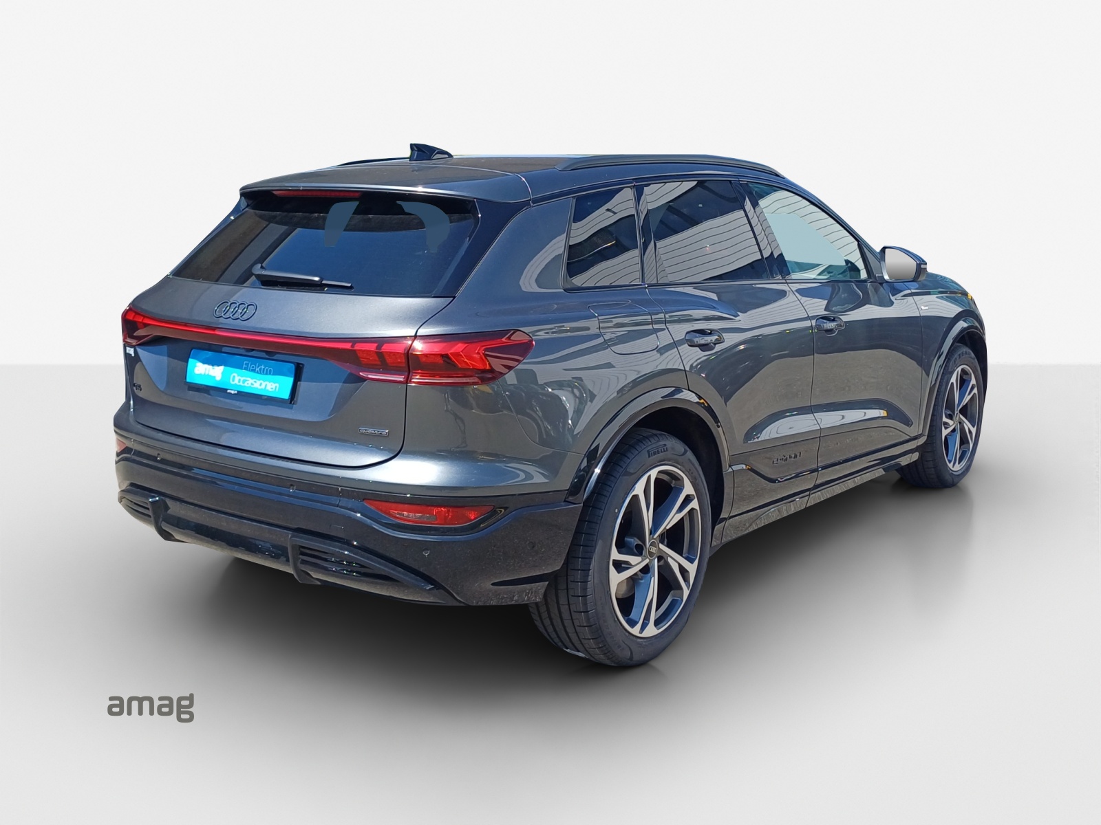 AUDI Q6 e-tron quattro-image-5