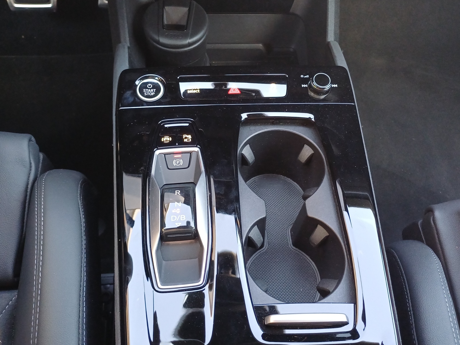 AUDI Q6 e-tron quattro-image-16