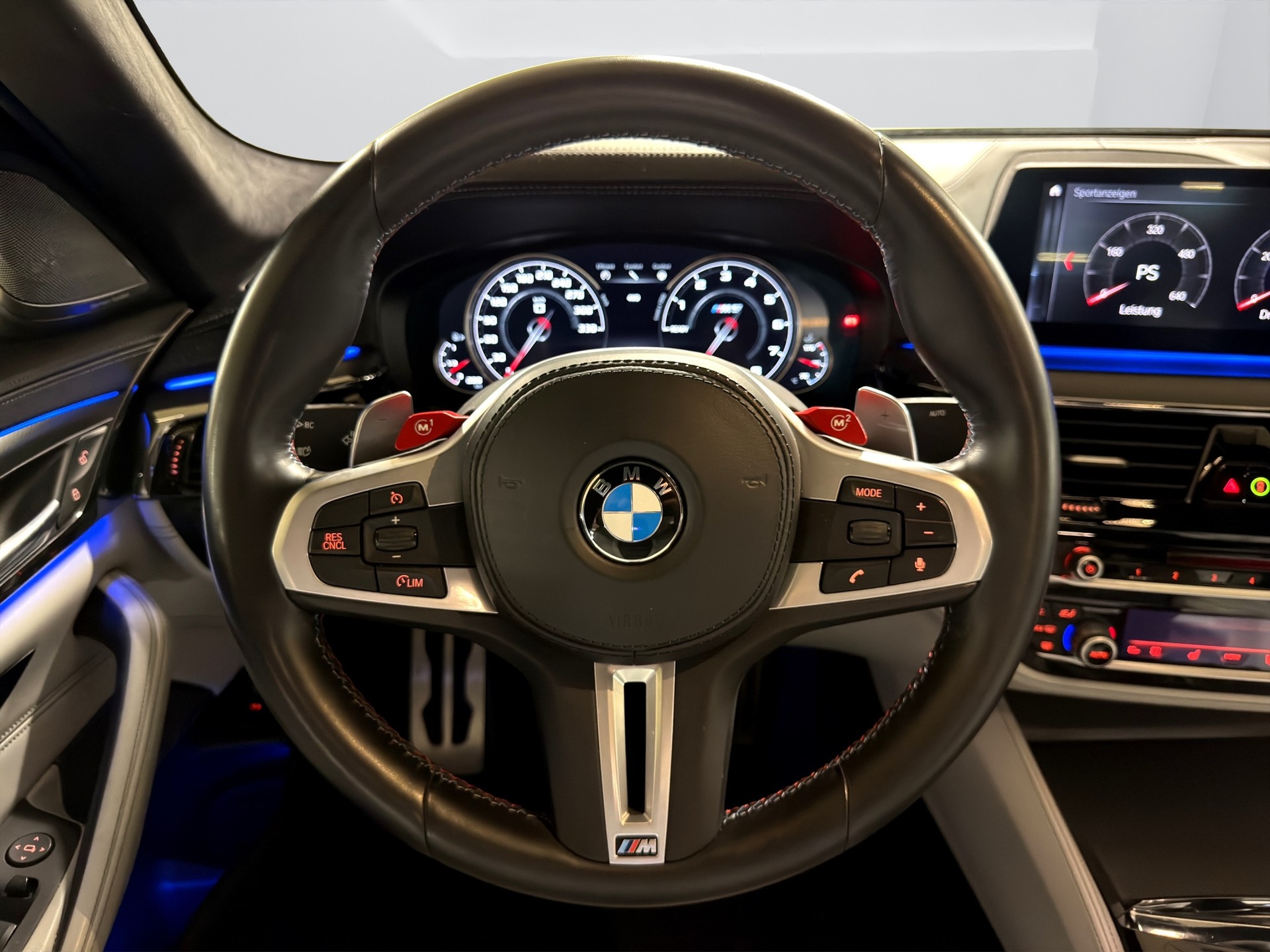 BMW M5 xDrive Drivelogic **Individual Frozen Grey**-image-15