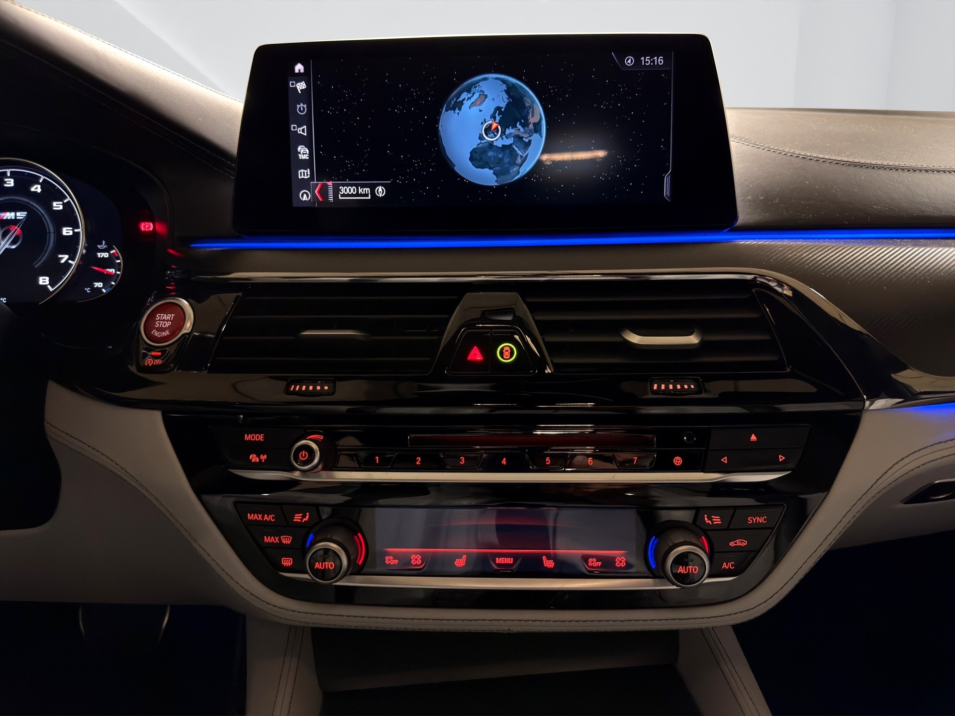BMW M5 xDrive Drivelogic **Individual Frozen Grey**-image-19