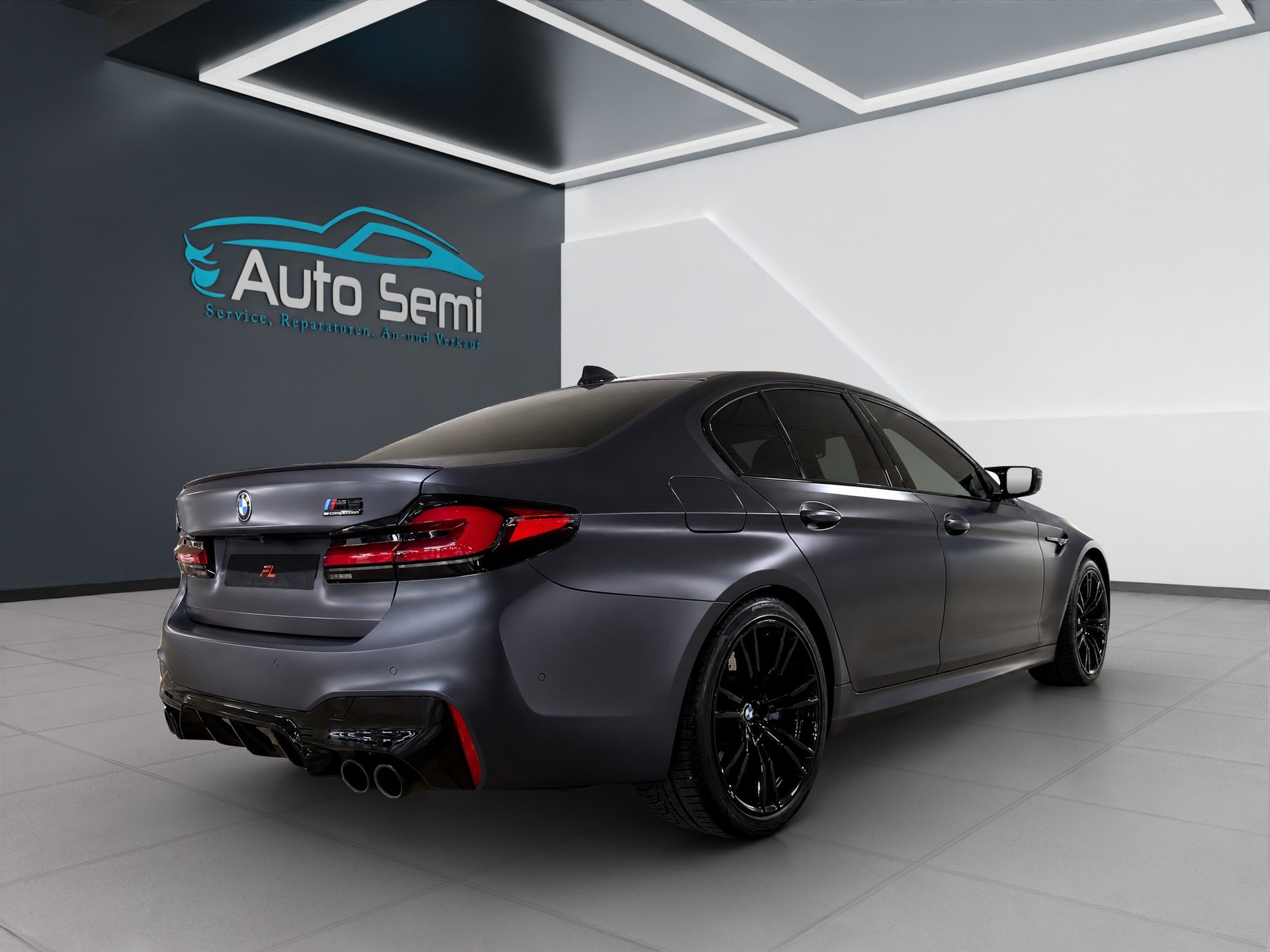 BMW M5 xDrive Drivelogic **Individual Frozen Grey**-image-4
