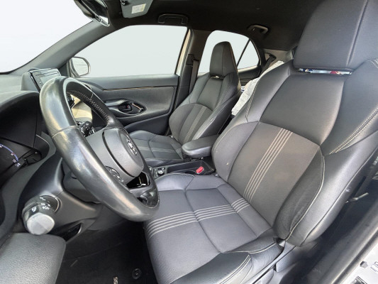 TOYOTA Yaris Cr. 1.5 Adve. AWD A-image-6